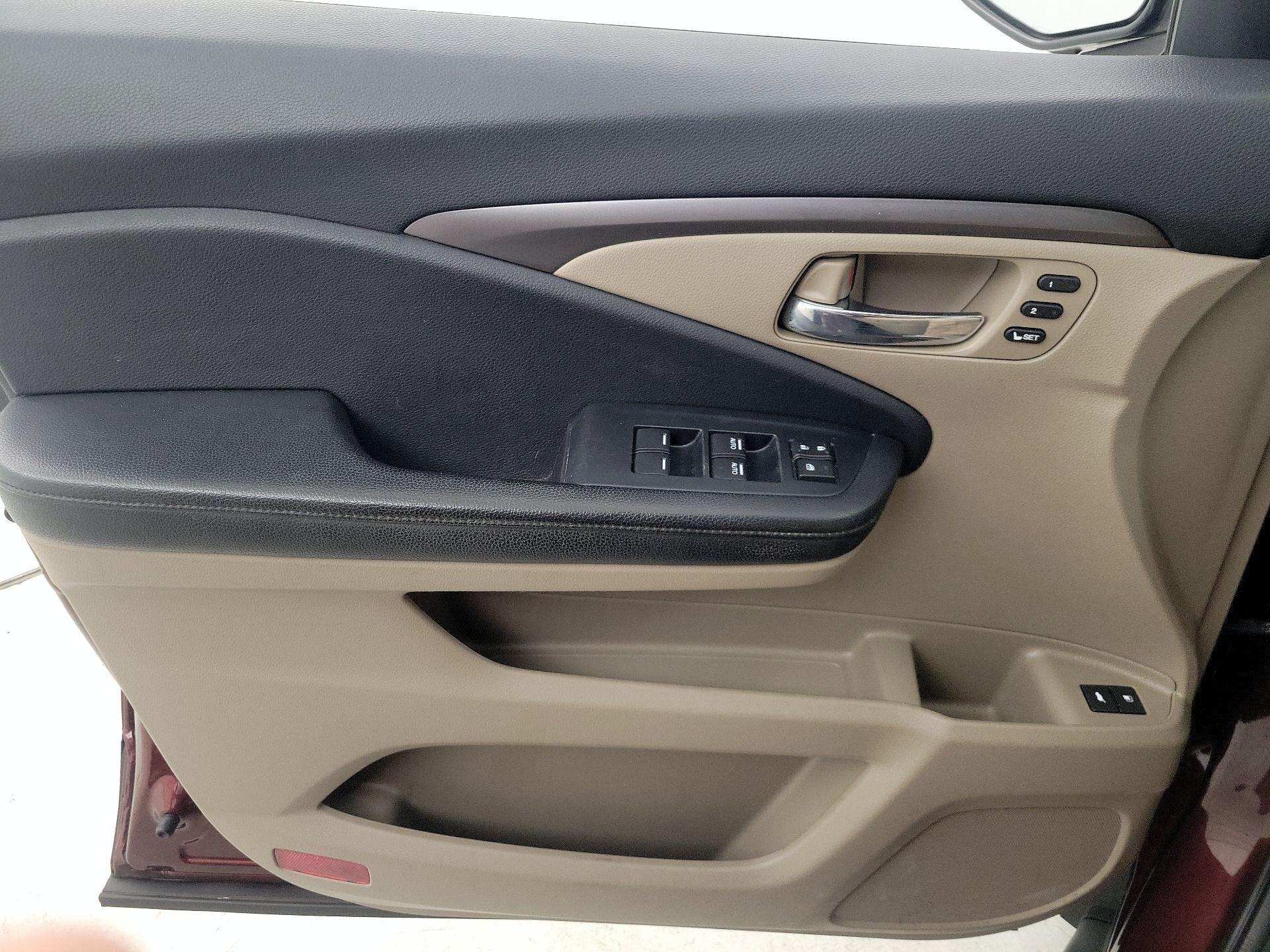 Thumbnail: 2020 Honda Pilot - 12