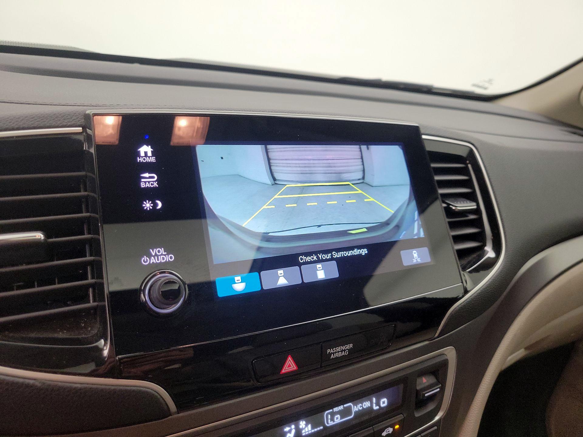 Thumbnail: 2020 Honda Pilot - 14