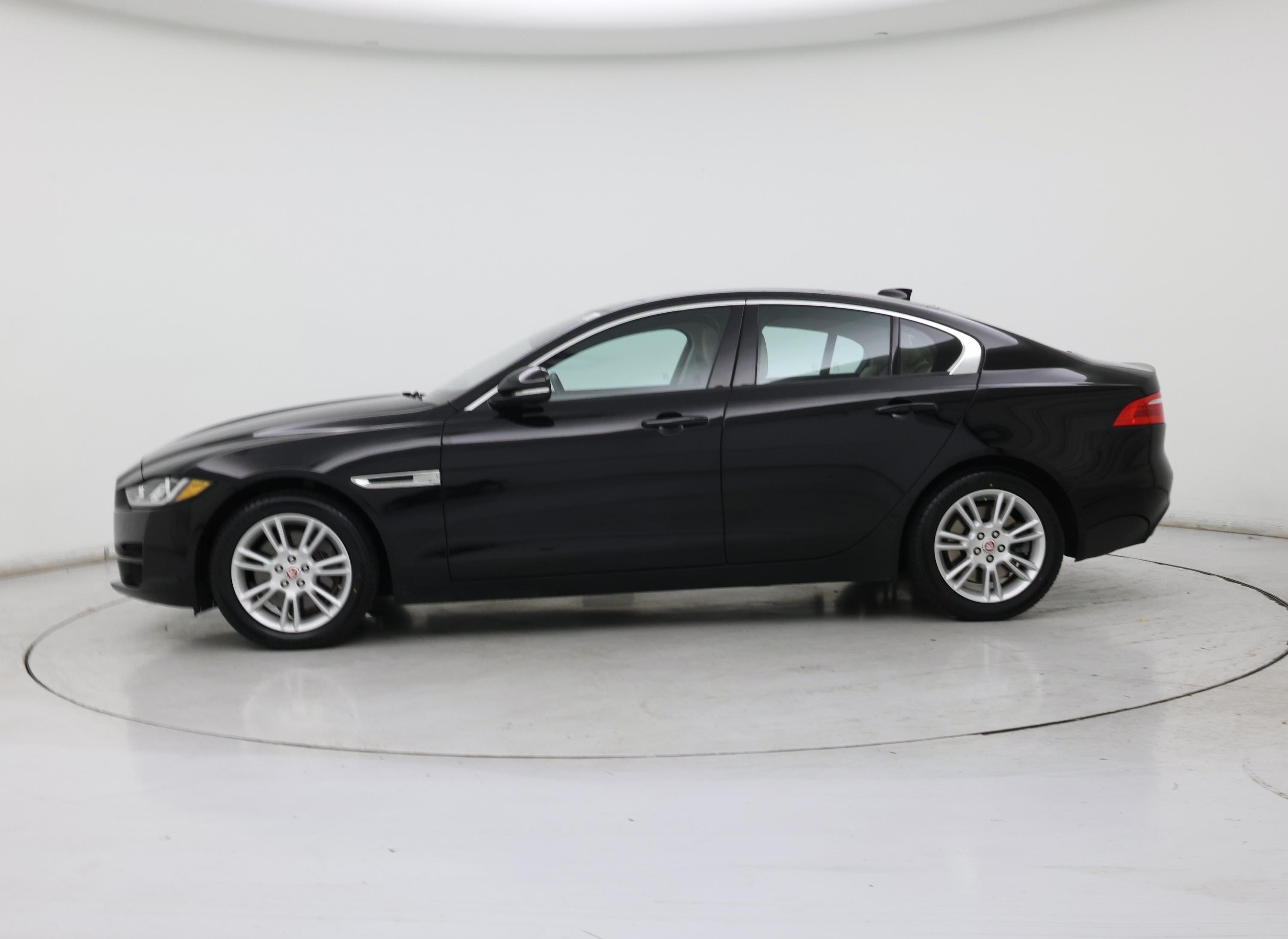 Thumbnail: 2018 Jaguar XE - 3