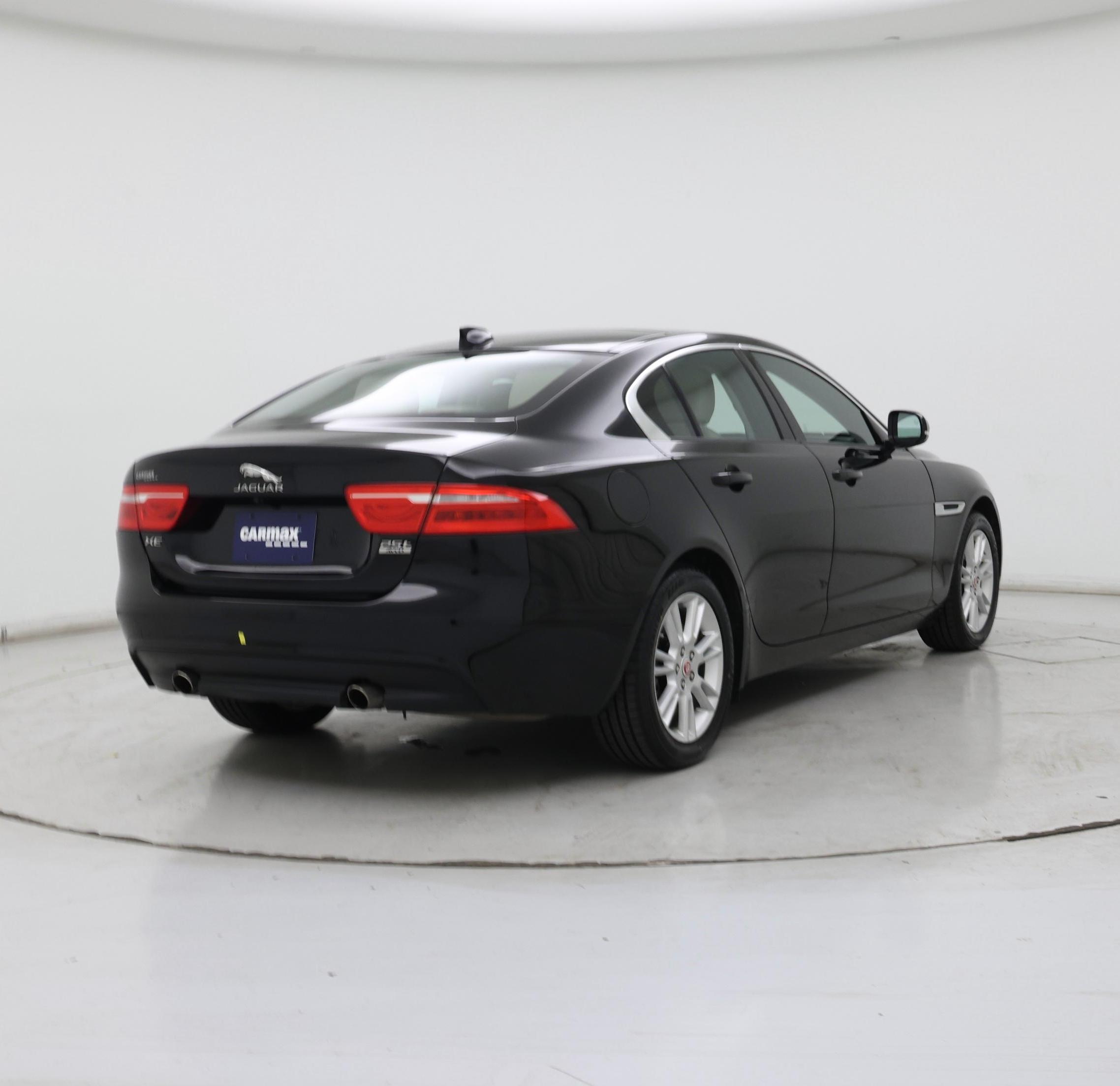 Thumbnail: 2018 Jaguar XE - 8