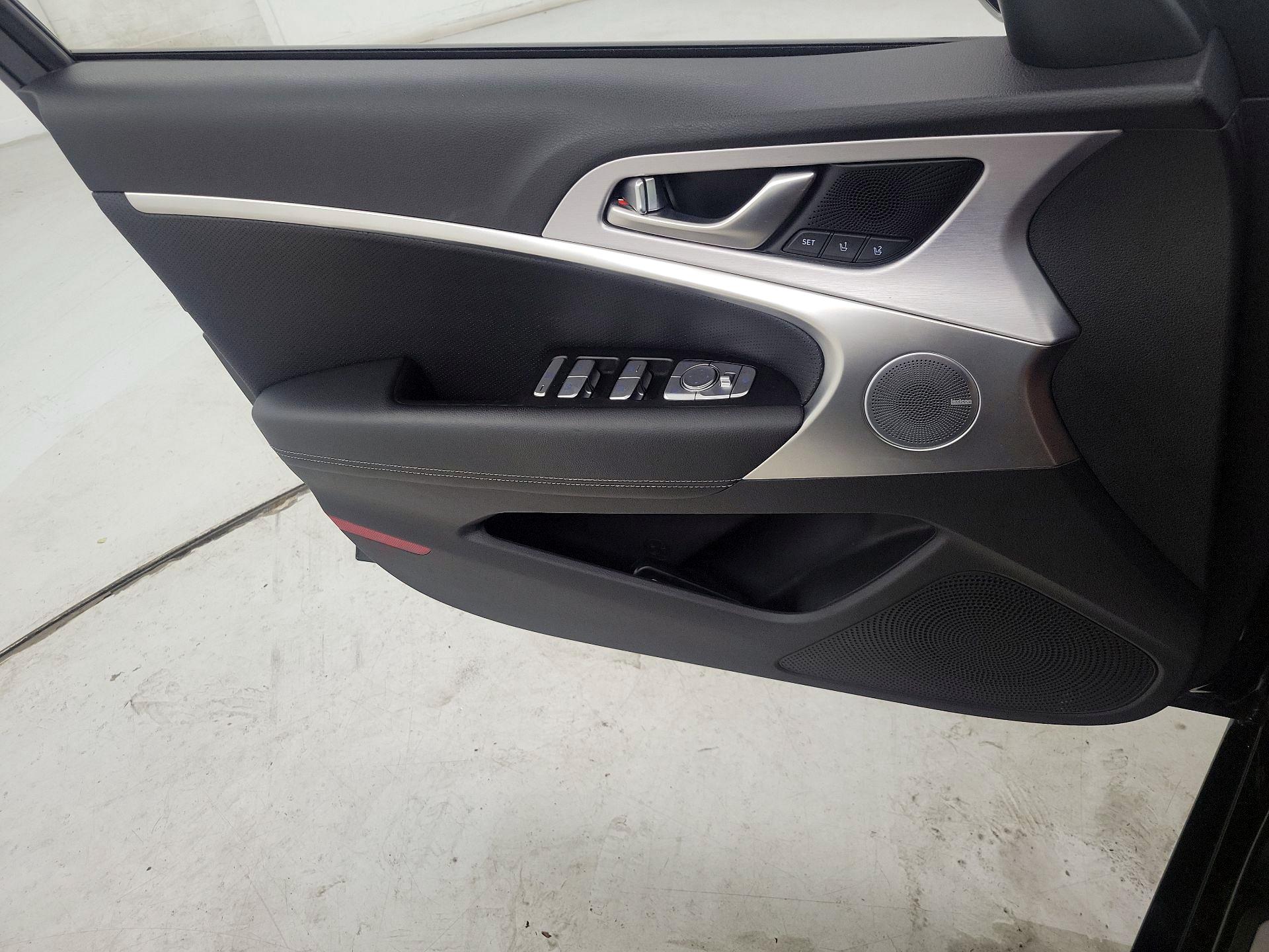 Thumbnail: 2019 Genesis G70 - 12
