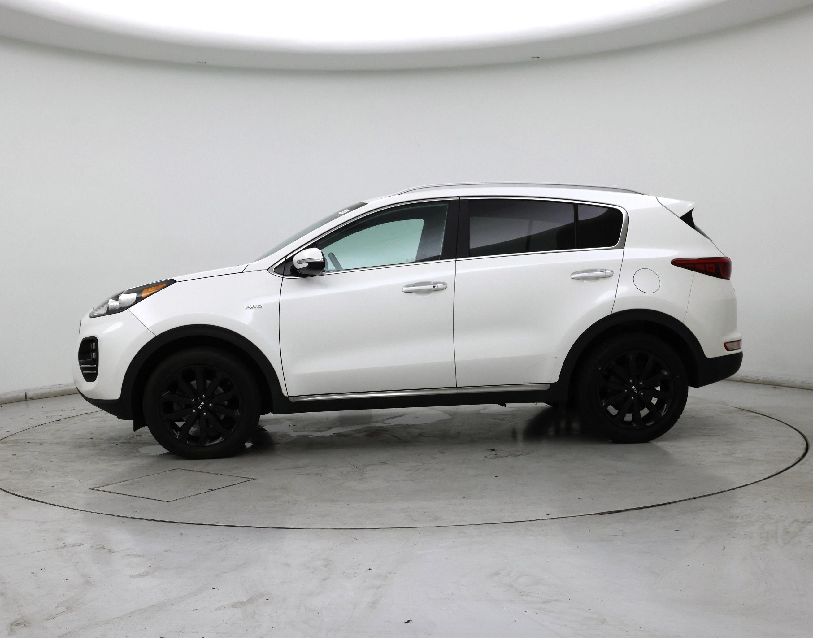 Thumbnail: 2019 Kia Sportage - 3
