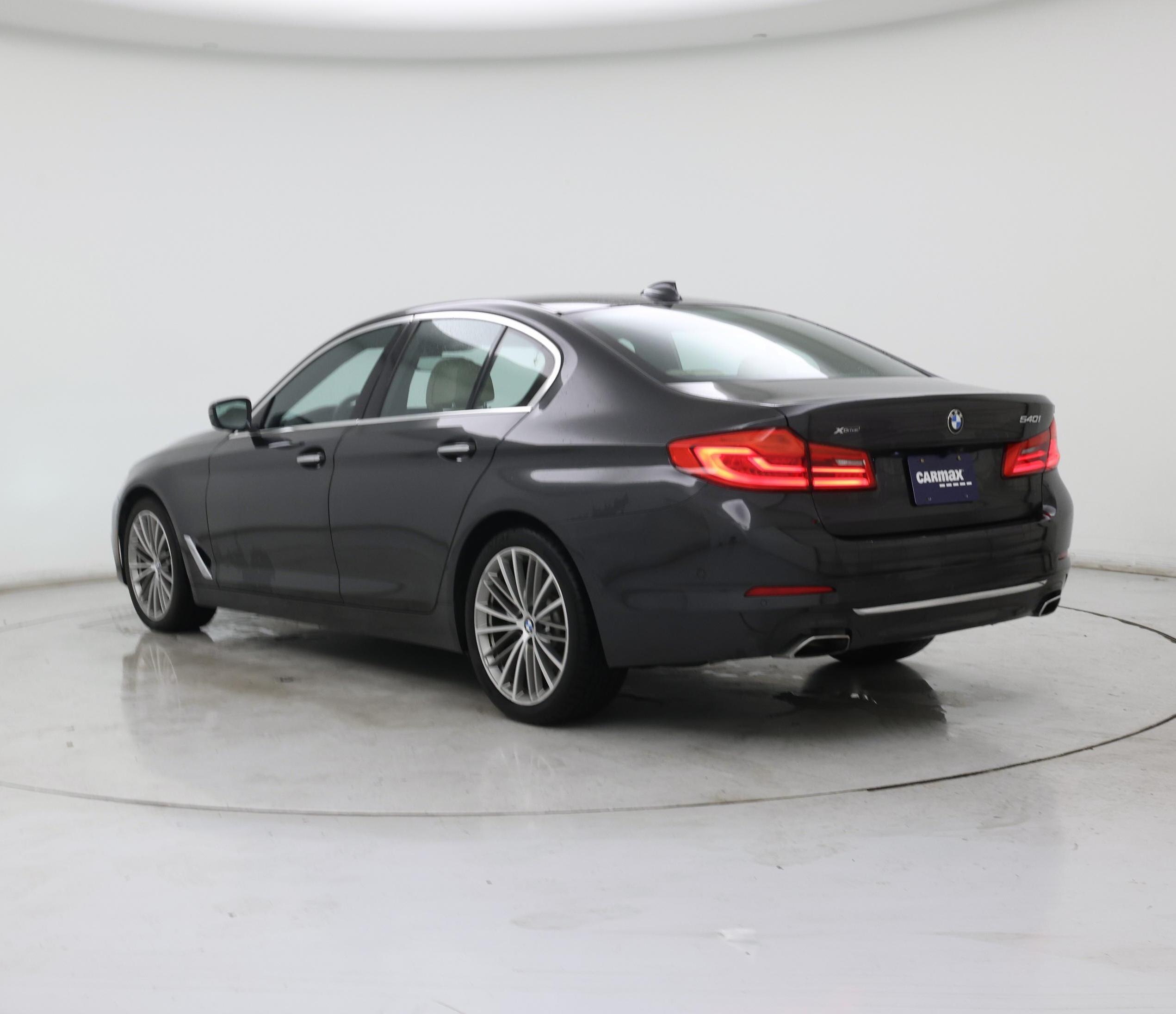 Thumbnail: 2018 BMW 5 Series - 2