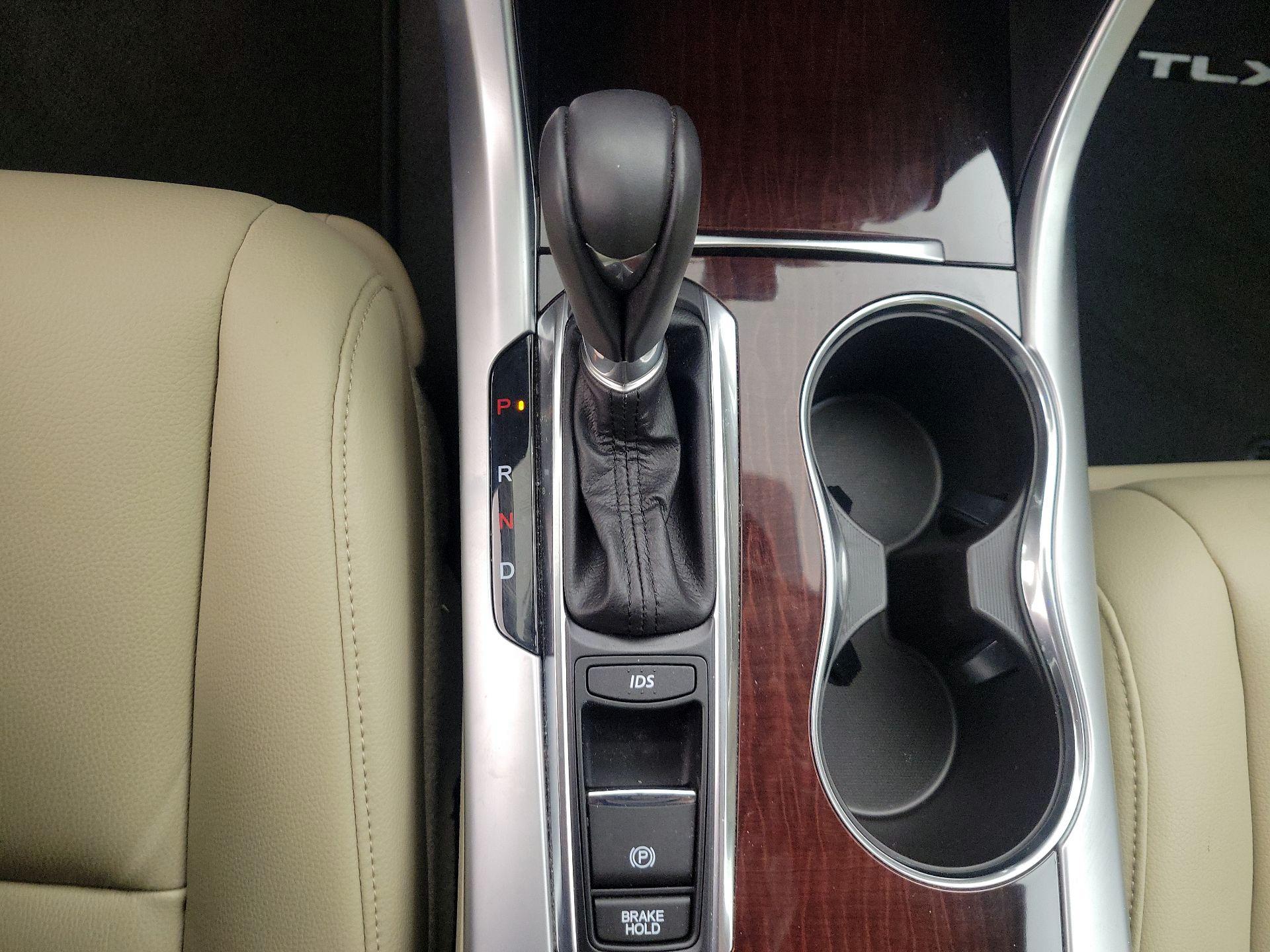 Thumbnail: 2016 Acura TLX - 17