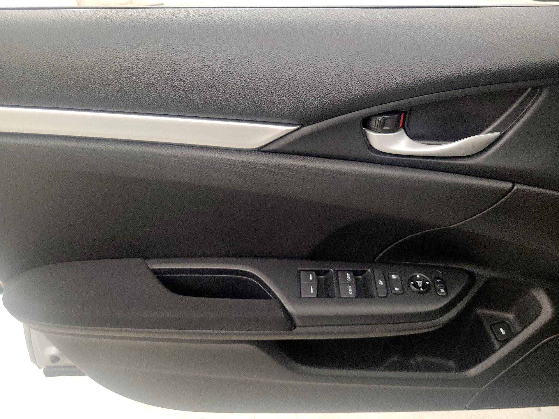Thumbnail: 2016 Honda Civic - 12