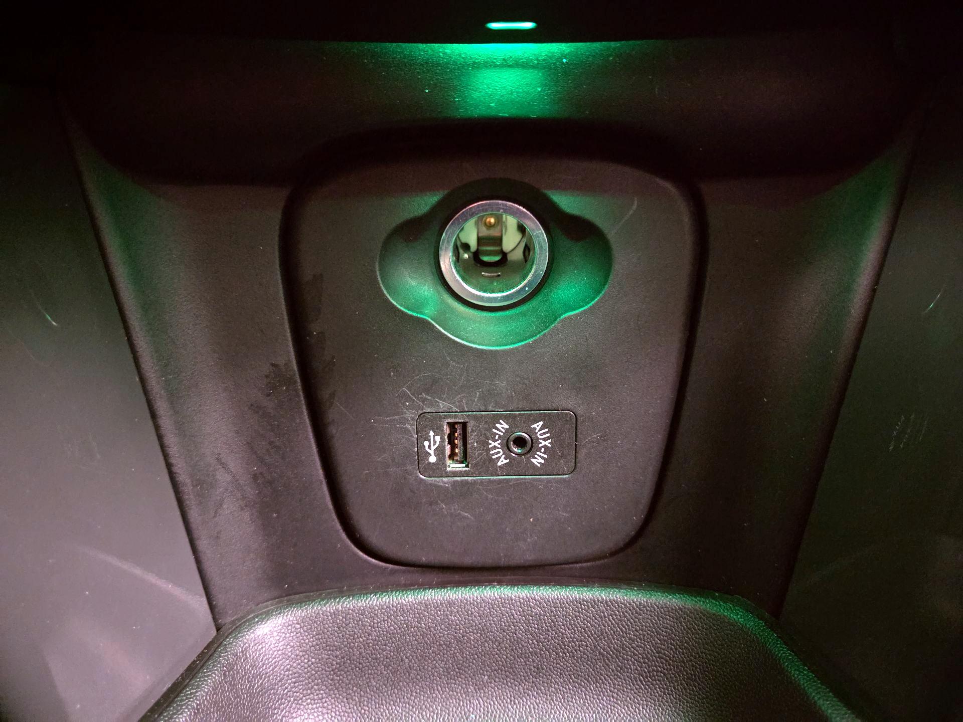 Thumbnail: 2015 MINI Cooper Hardtop - 17