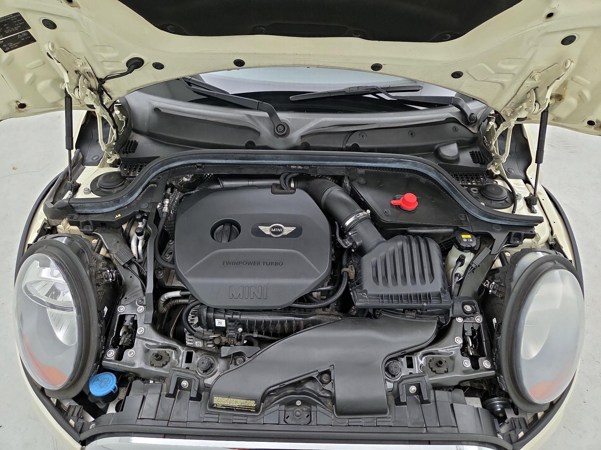 Thumbnail: 2015 MINI Cooper Hardtop - 20
