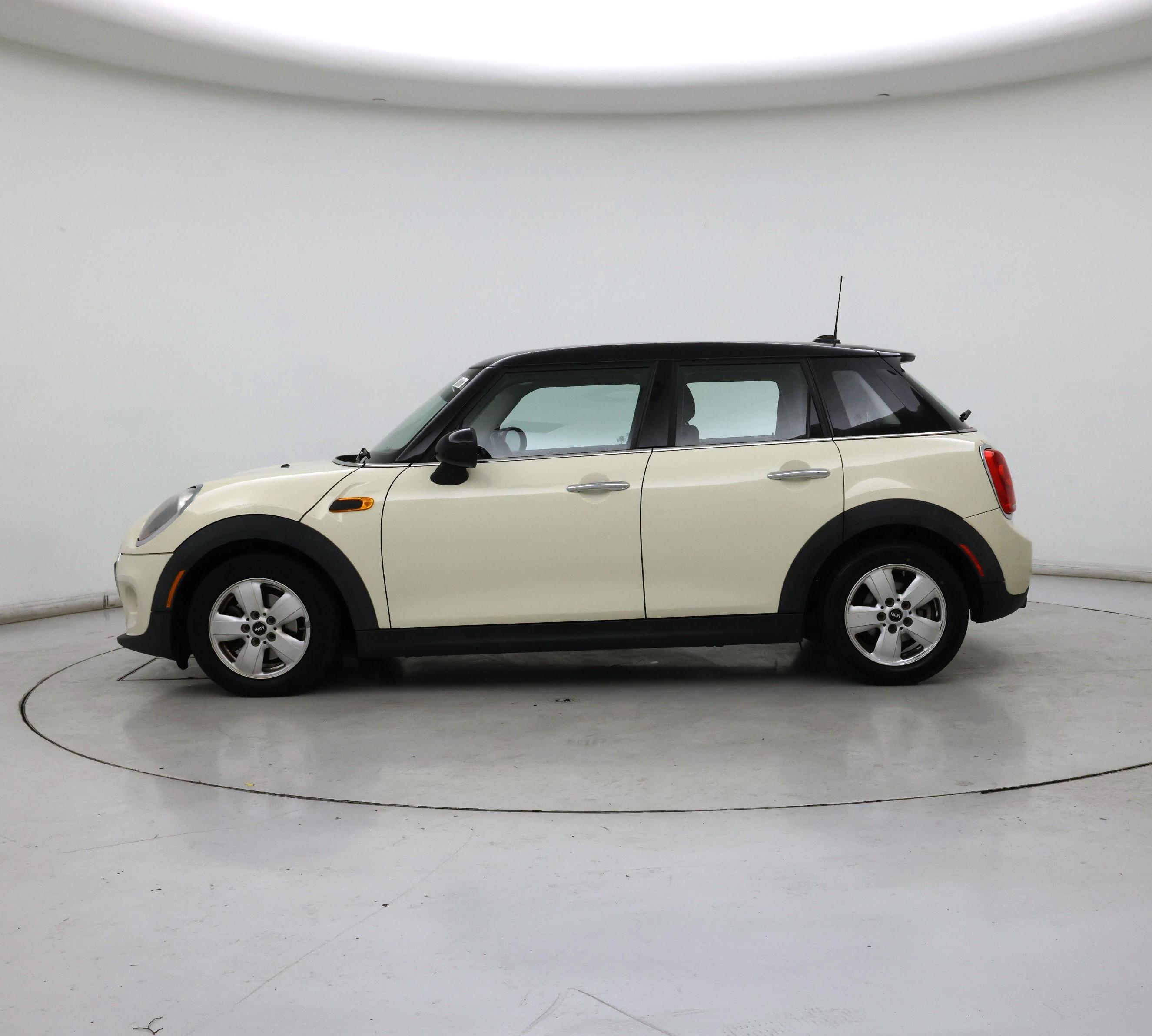 Thumbnail: 2015 MINI Cooper Hardtop - 3