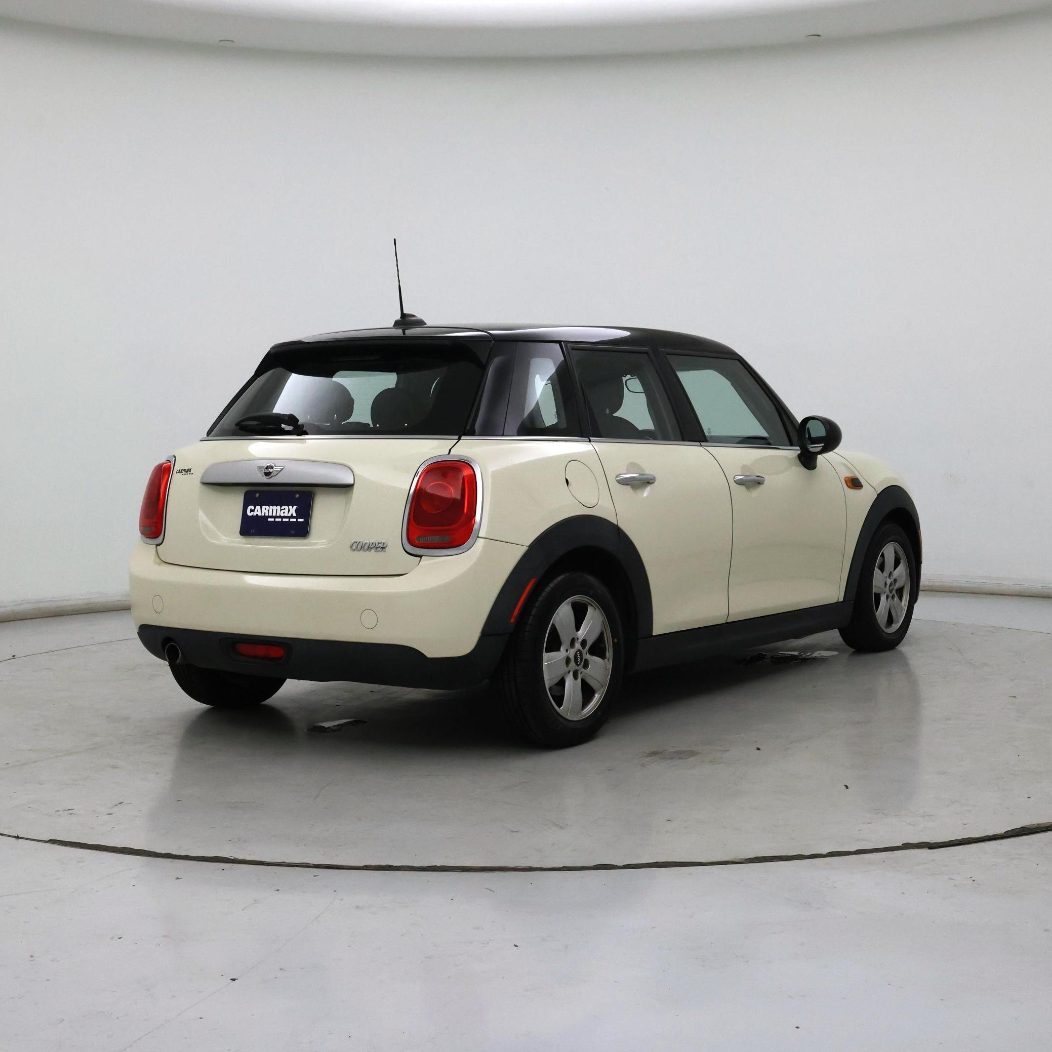 Thumbnail: 2015 MINI Cooper Hardtop - 8