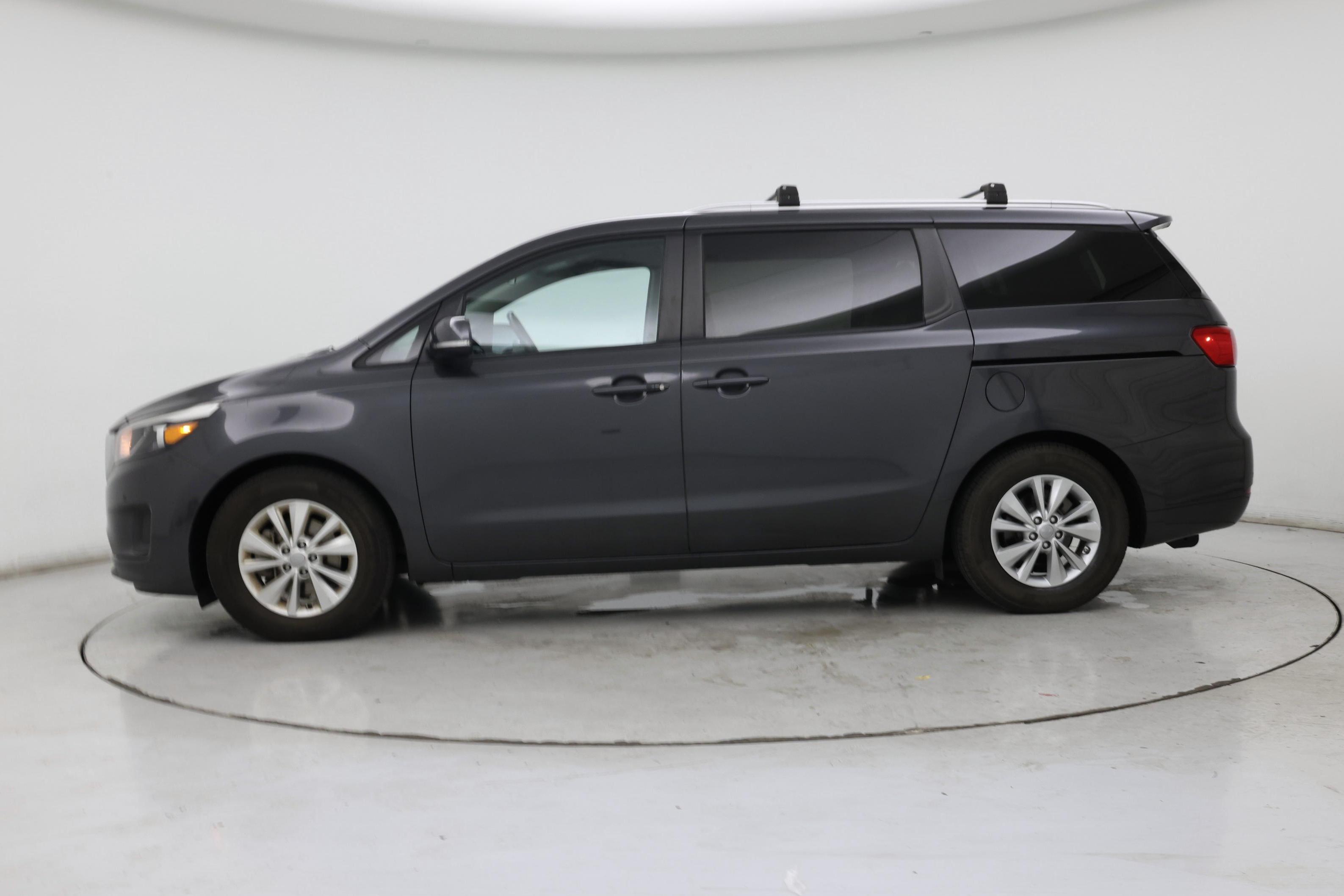 Thumbnail: 2018 Kia Sedona - 3