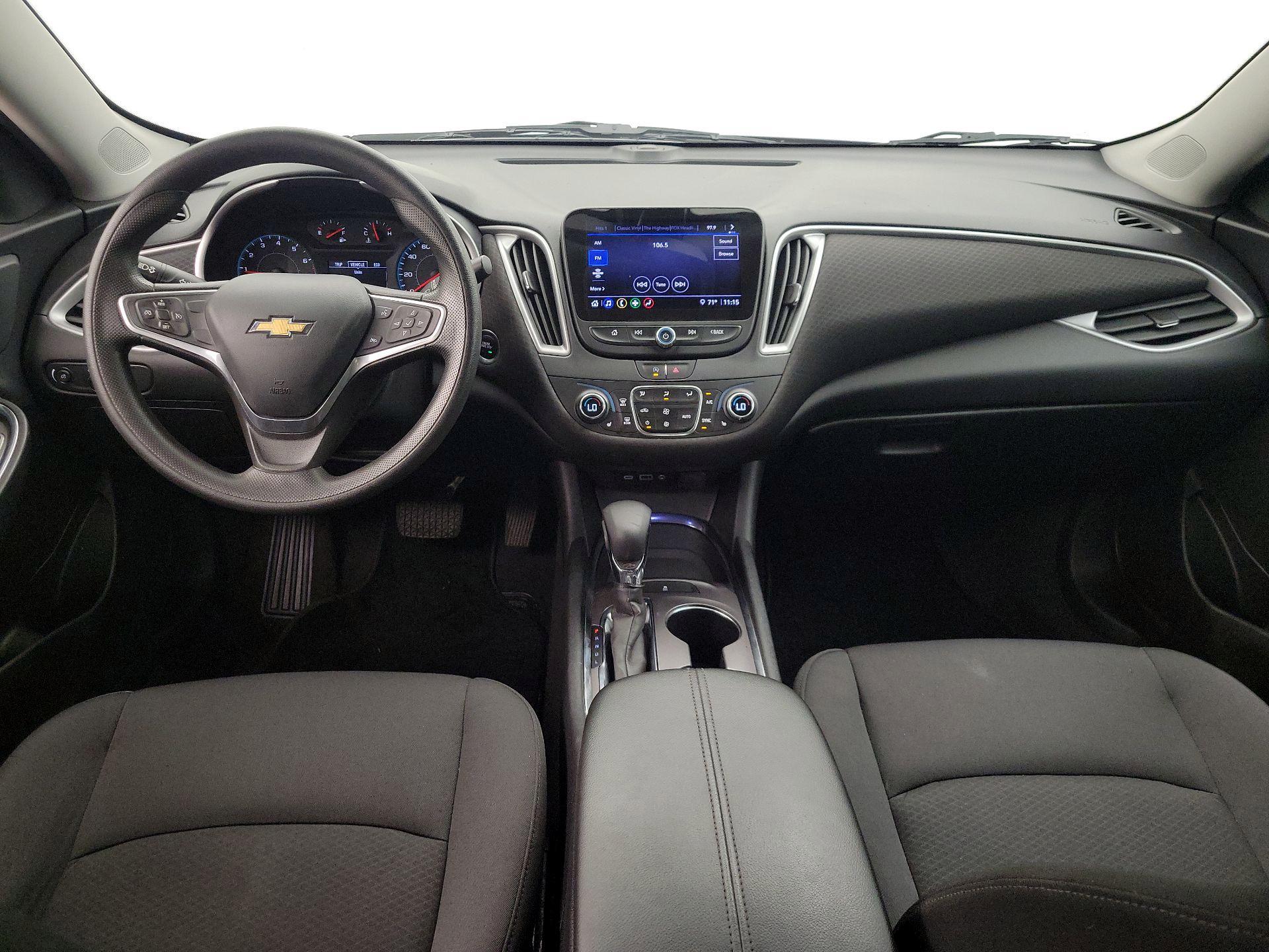 Thumbnail: 2022 Chevrolet Malibu - 9