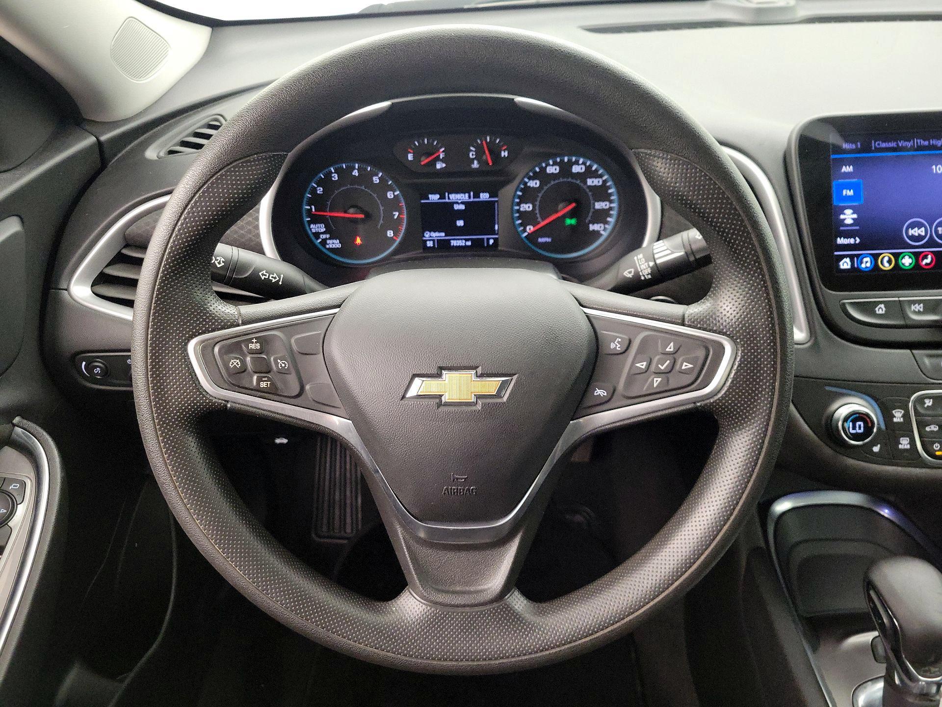 Thumbnail: 2022 Chevrolet Malibu - 10