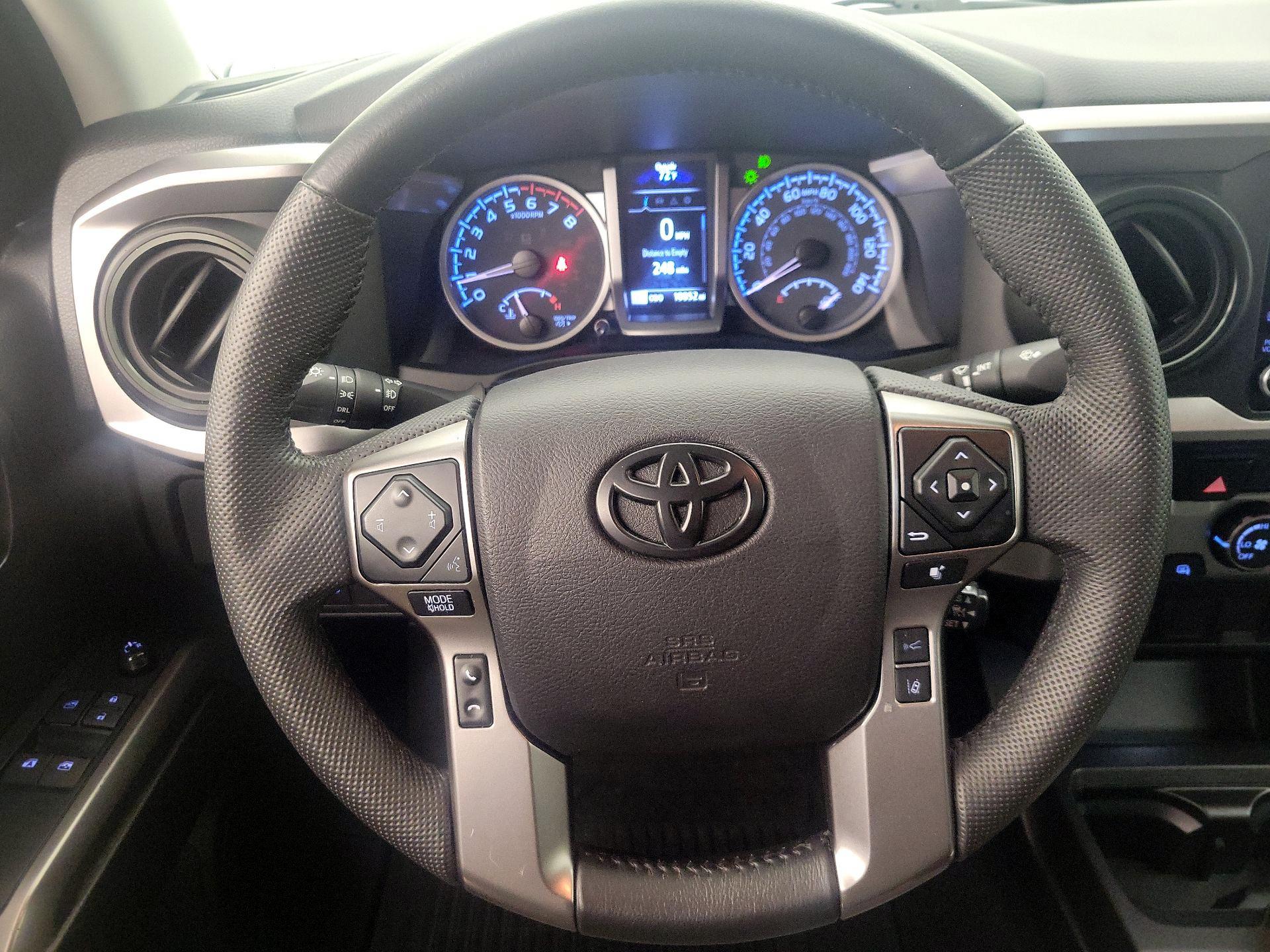 Thumbnail: 2022 Toyota Tacoma - 10