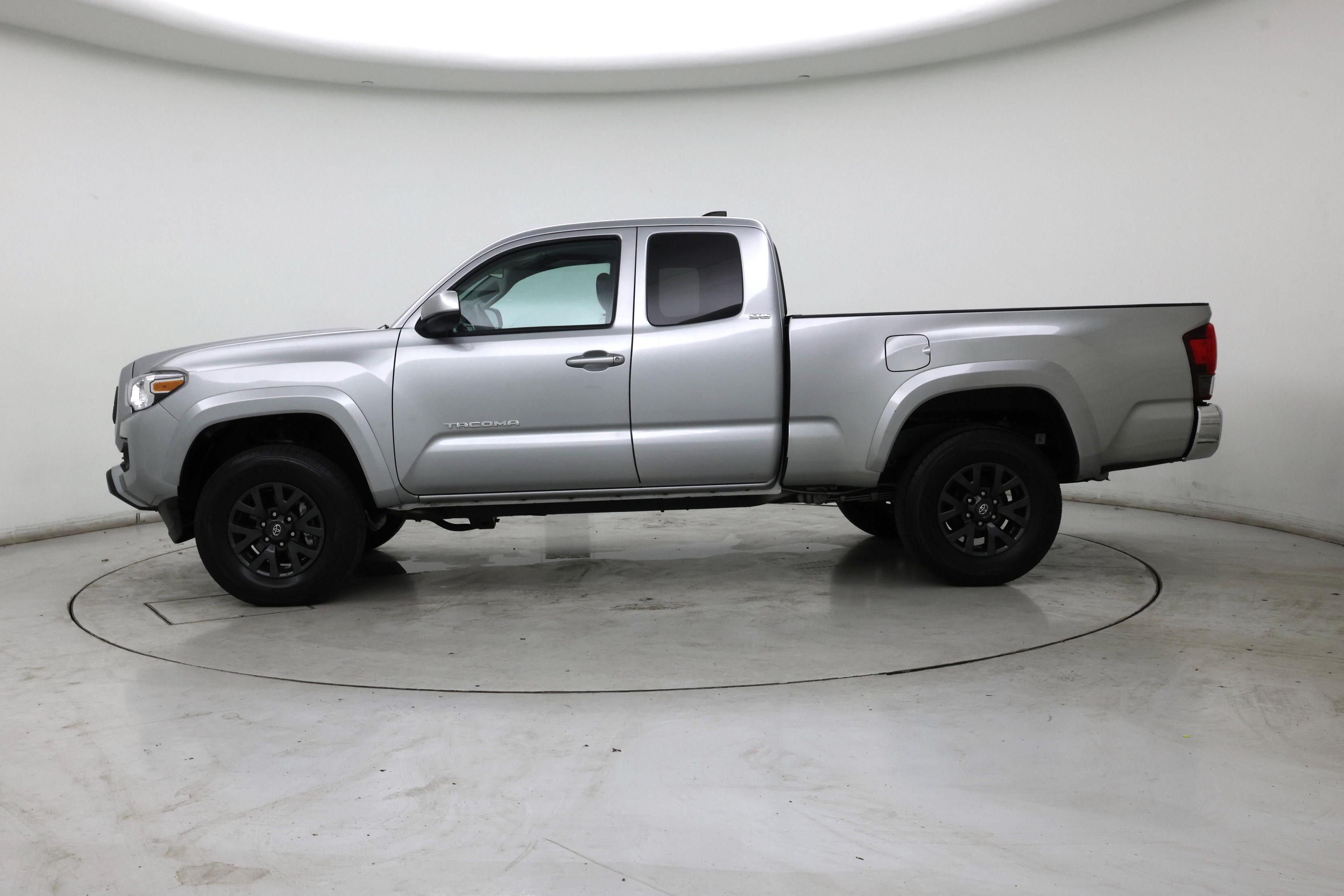 Thumbnail: 2022 Toyota Tacoma - 3