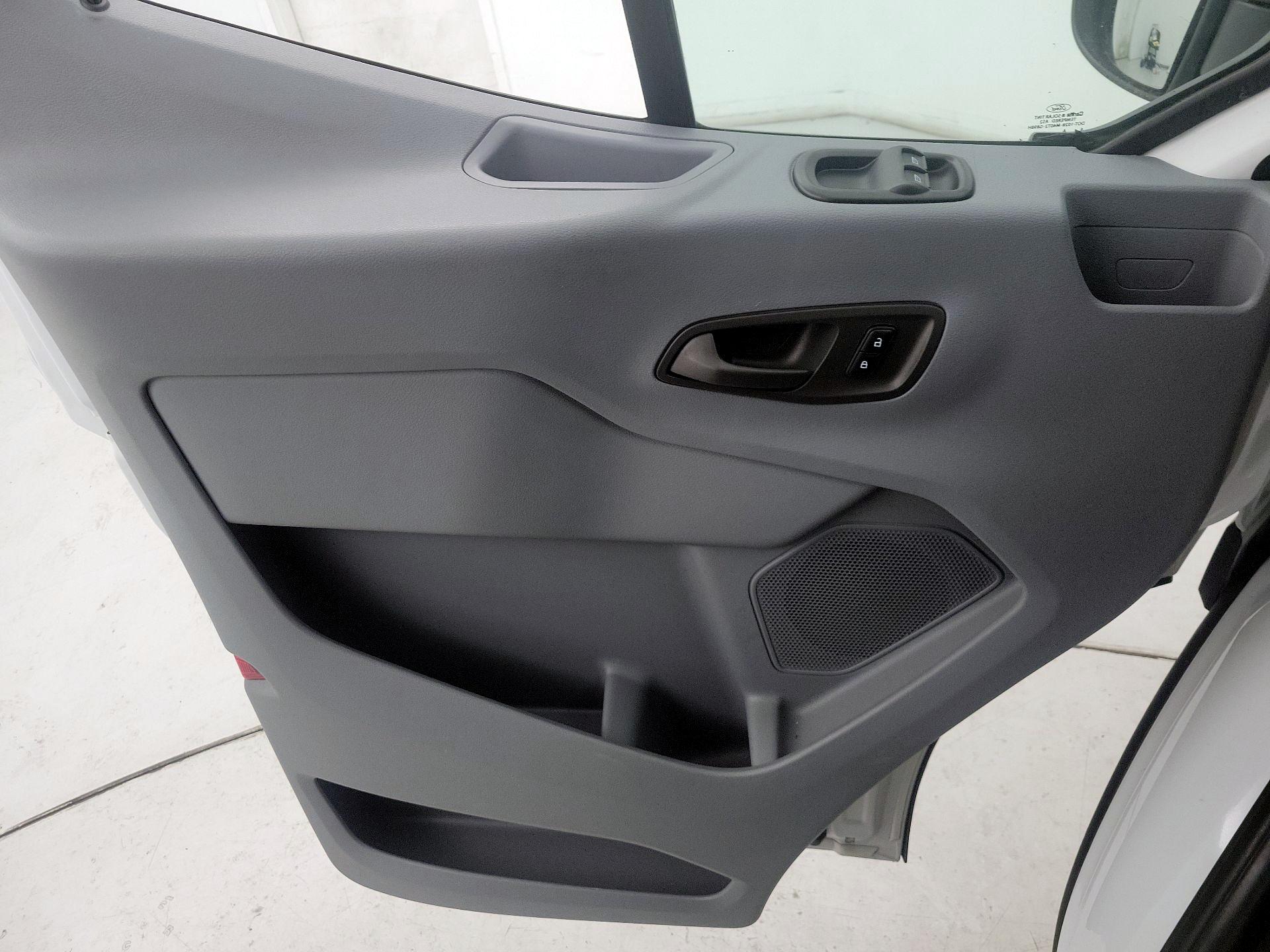 Thumbnail: 2016 Ford Transit Series - 12