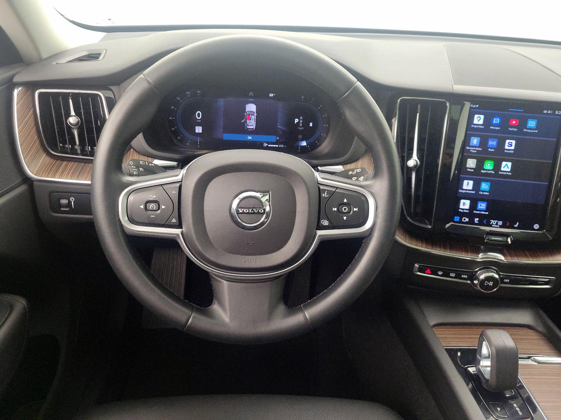 Thumbnail: 2022 Volvo XC60 - 10