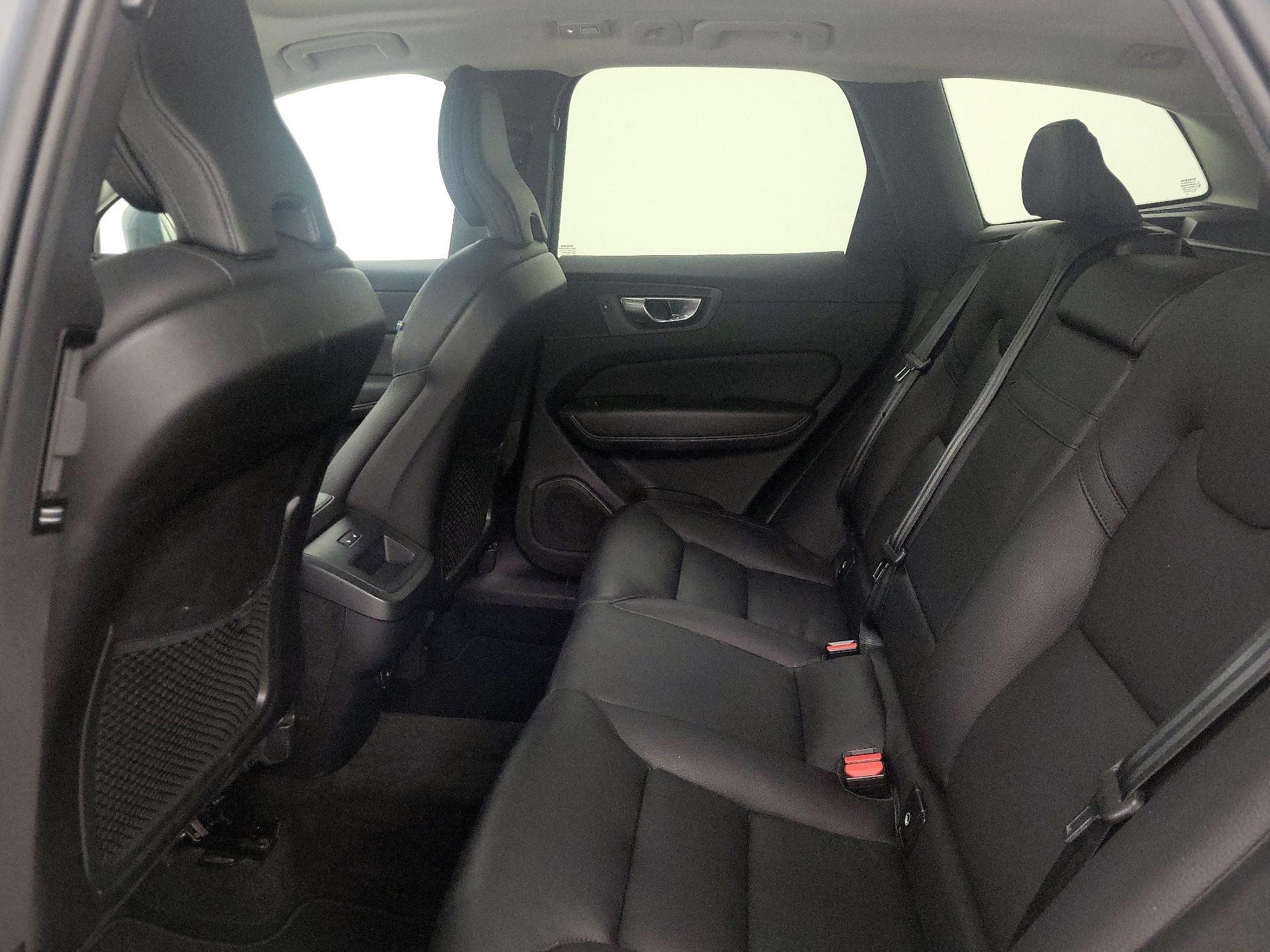 Thumbnail: 2022 Volvo XC60 - 20