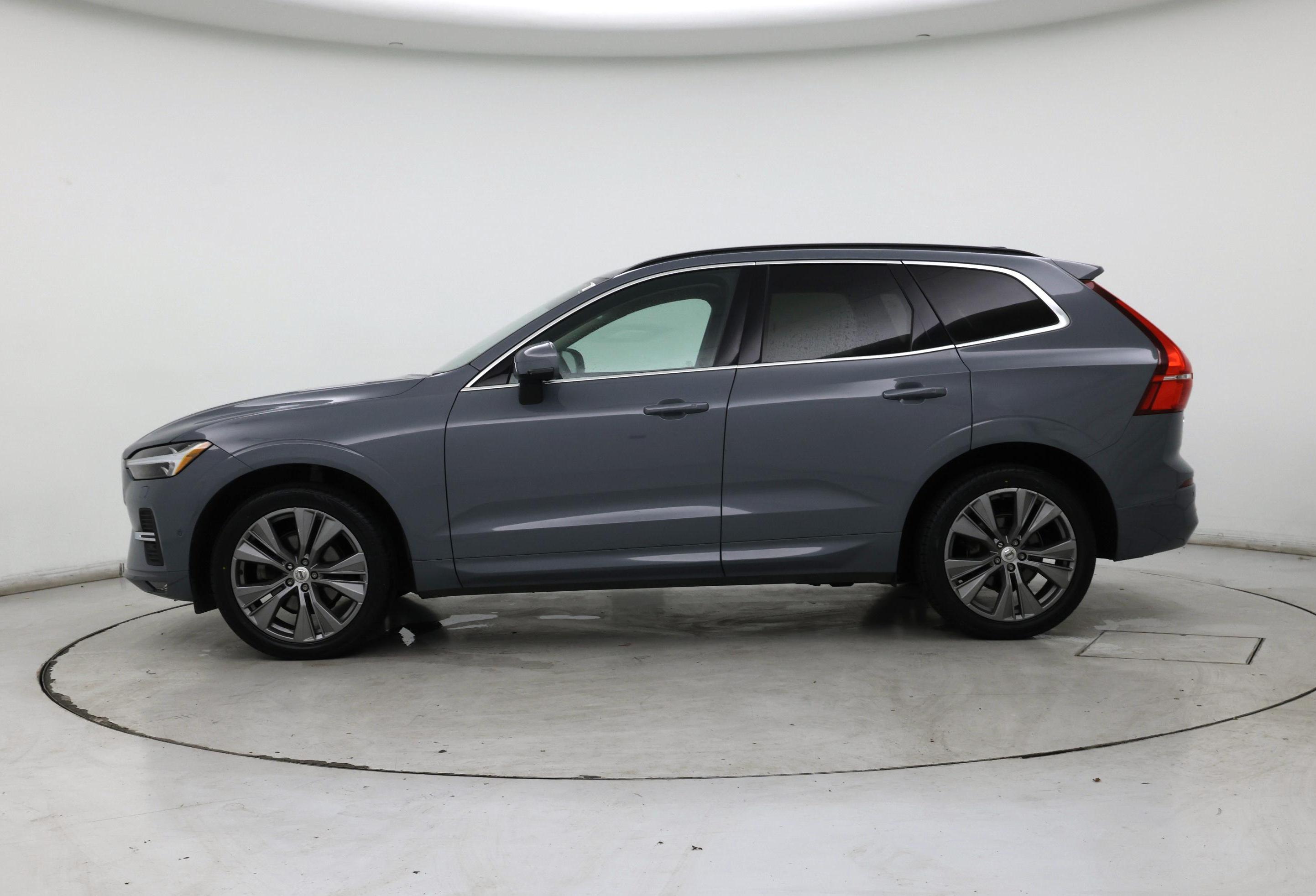 Thumbnail: 2022 Volvo XC60 - 3