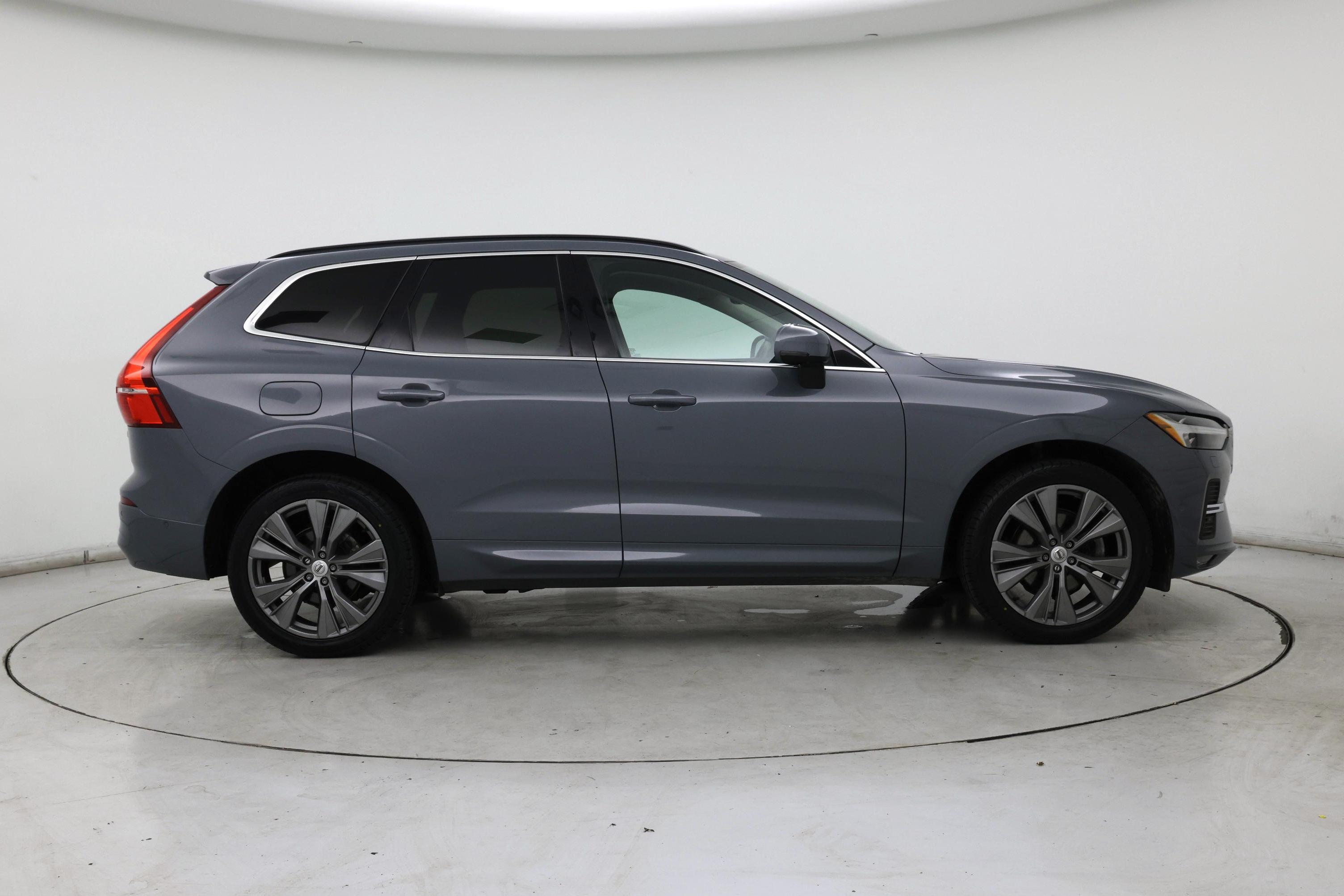 Thumbnail: 2022 Volvo XC60 - 7