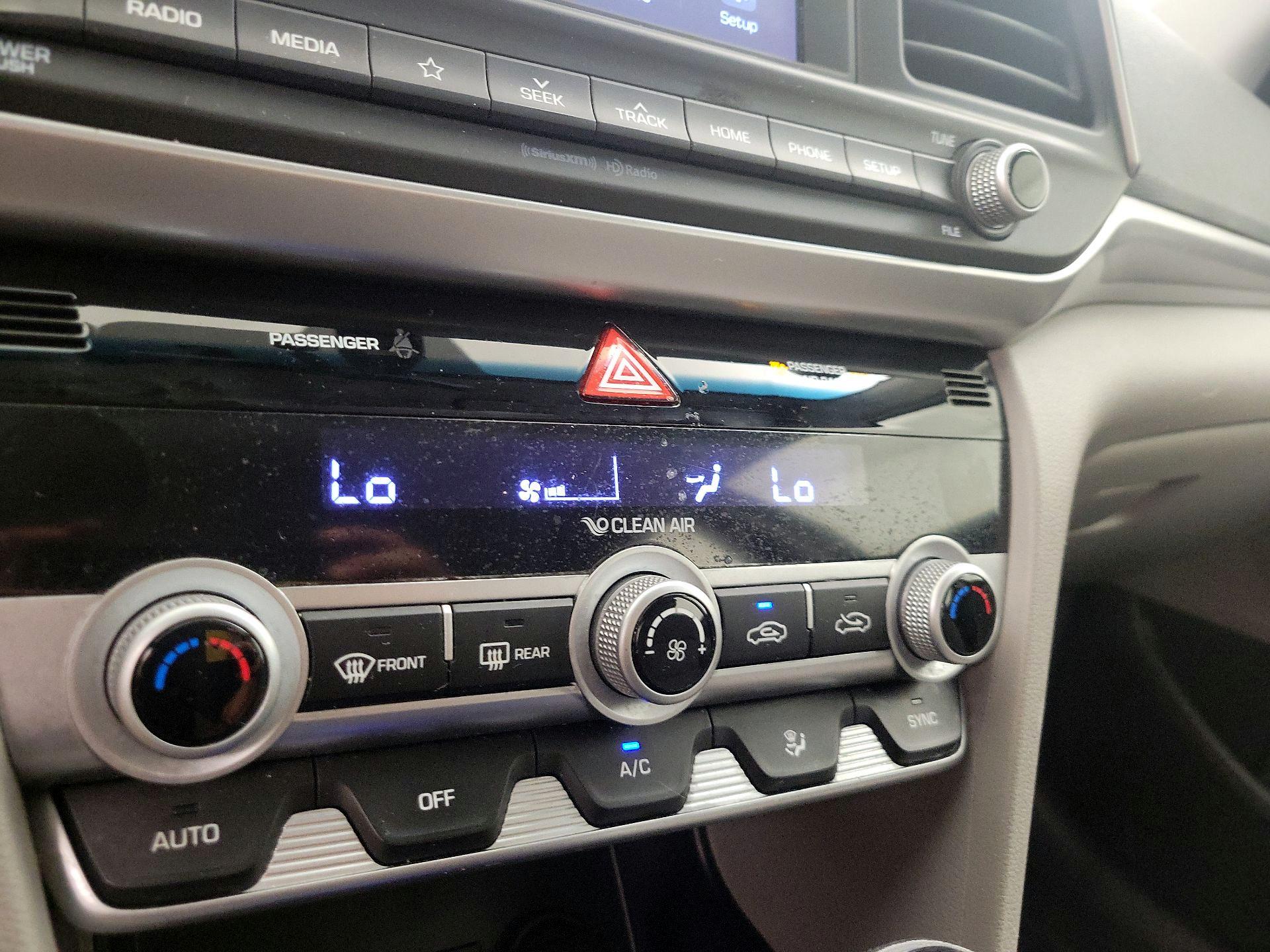 Thumbnail: 2020 Hyundai Elantra - 16