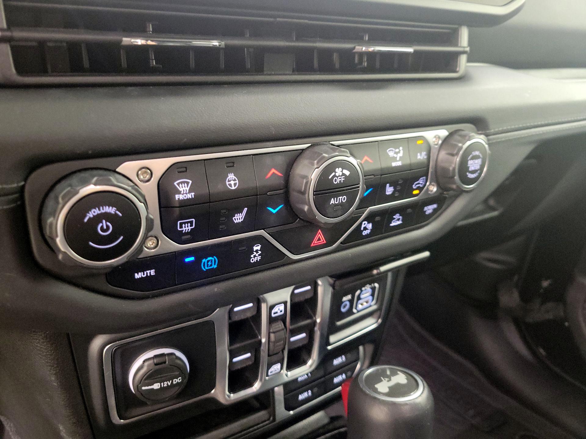 Thumbnail: 2024 Jeep Wrangler - 17