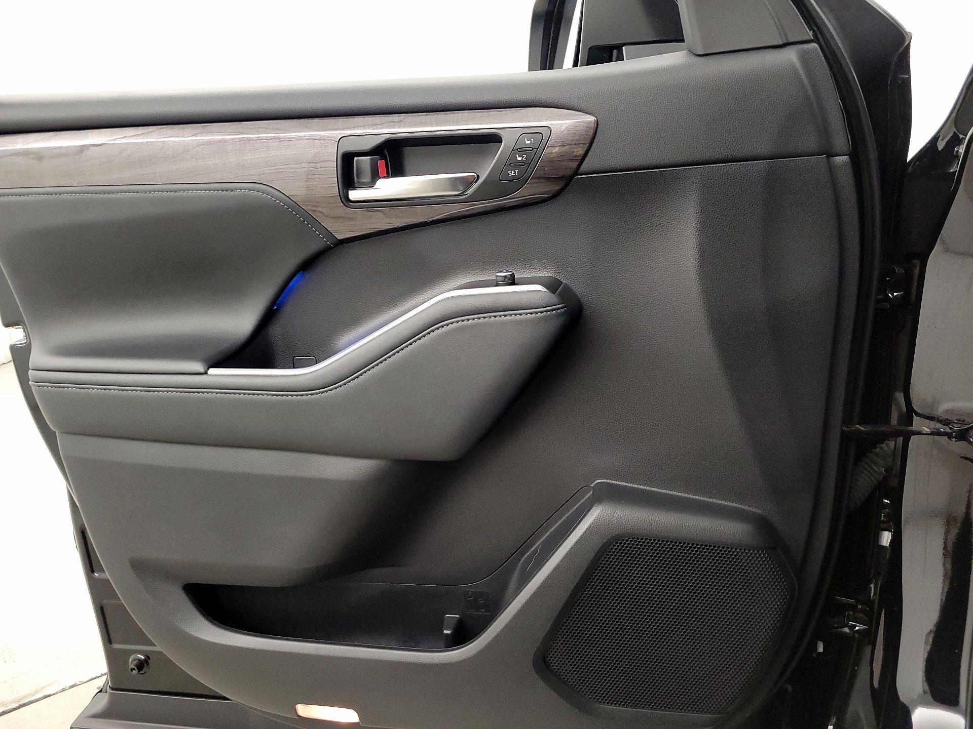 Thumbnail: 2021 Toyota Highlander - 12