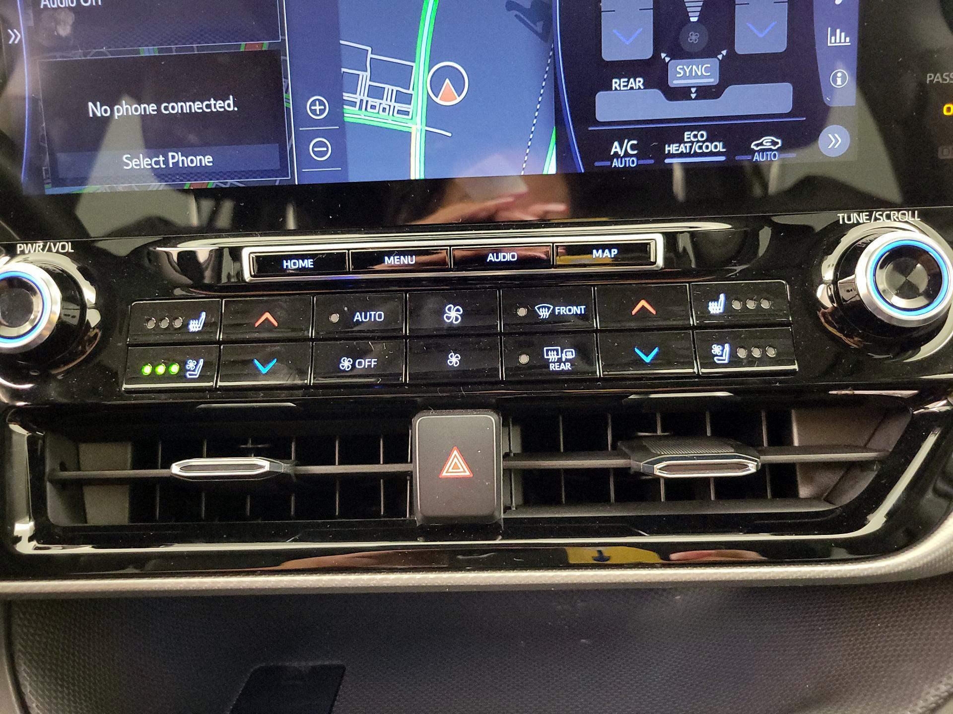 Thumbnail: 2021 Toyota Highlander - 17