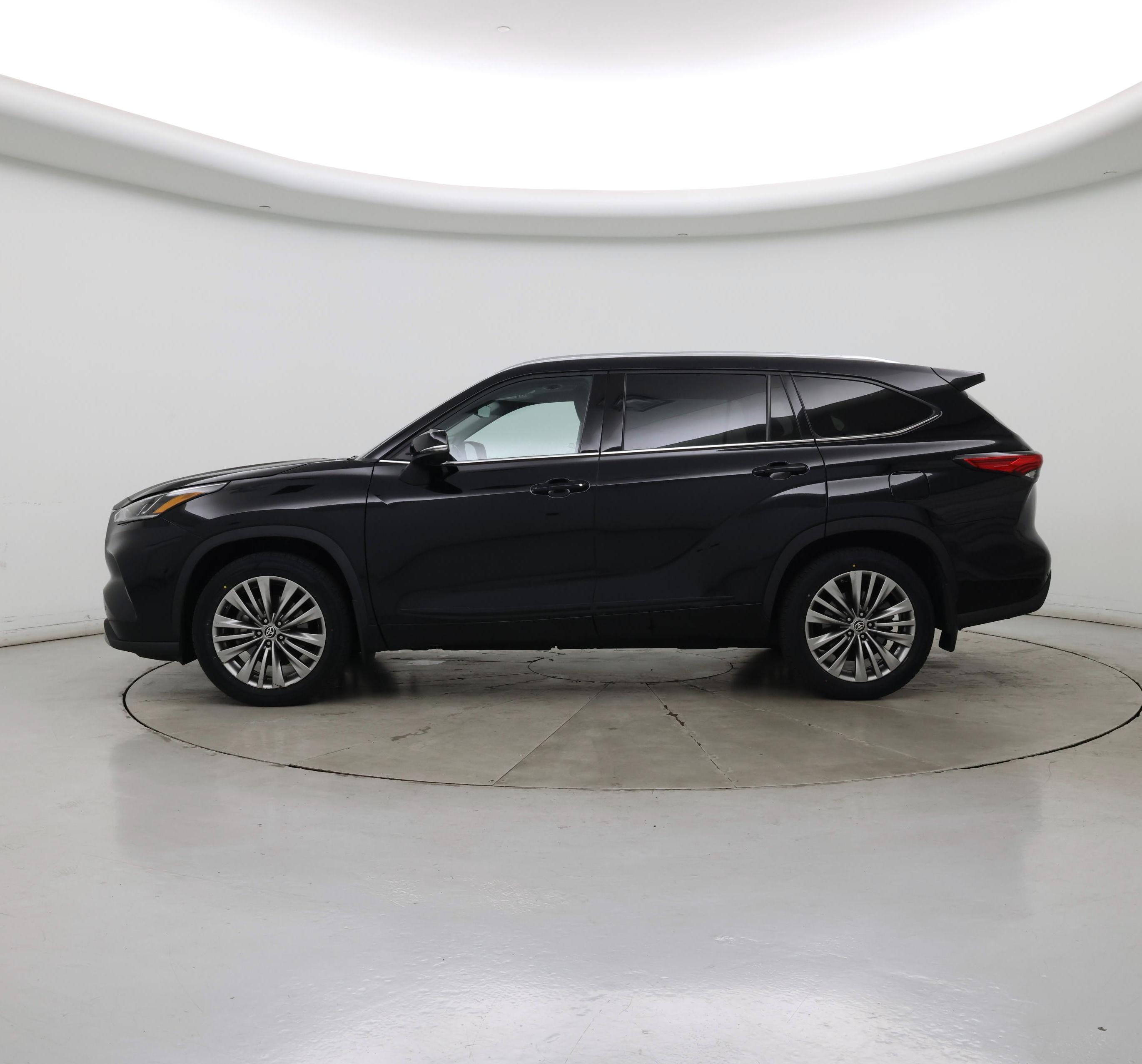 Thumbnail: 2021 Toyota Highlander - 3