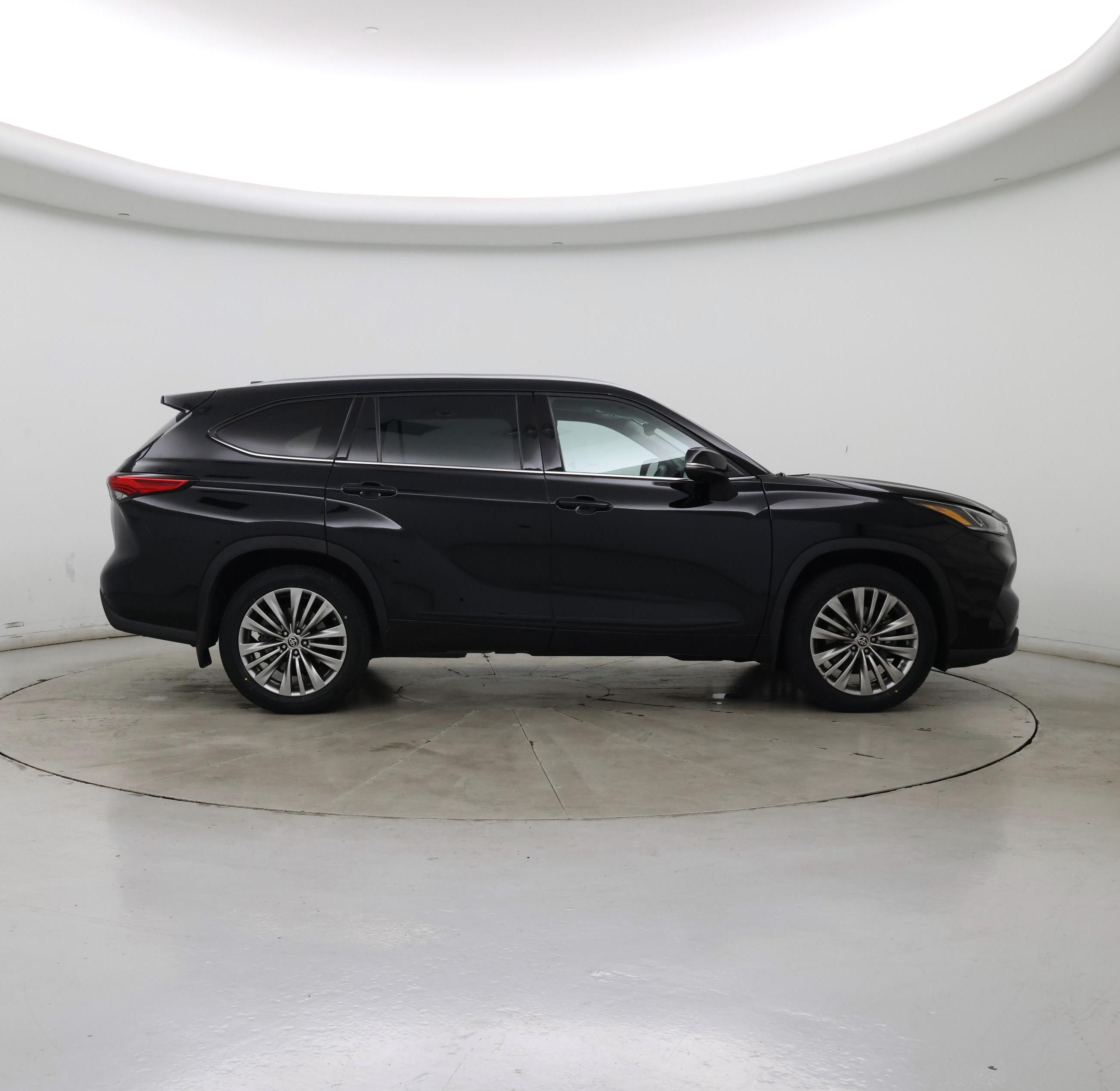 Thumbnail: 2021 Toyota Highlander - 7