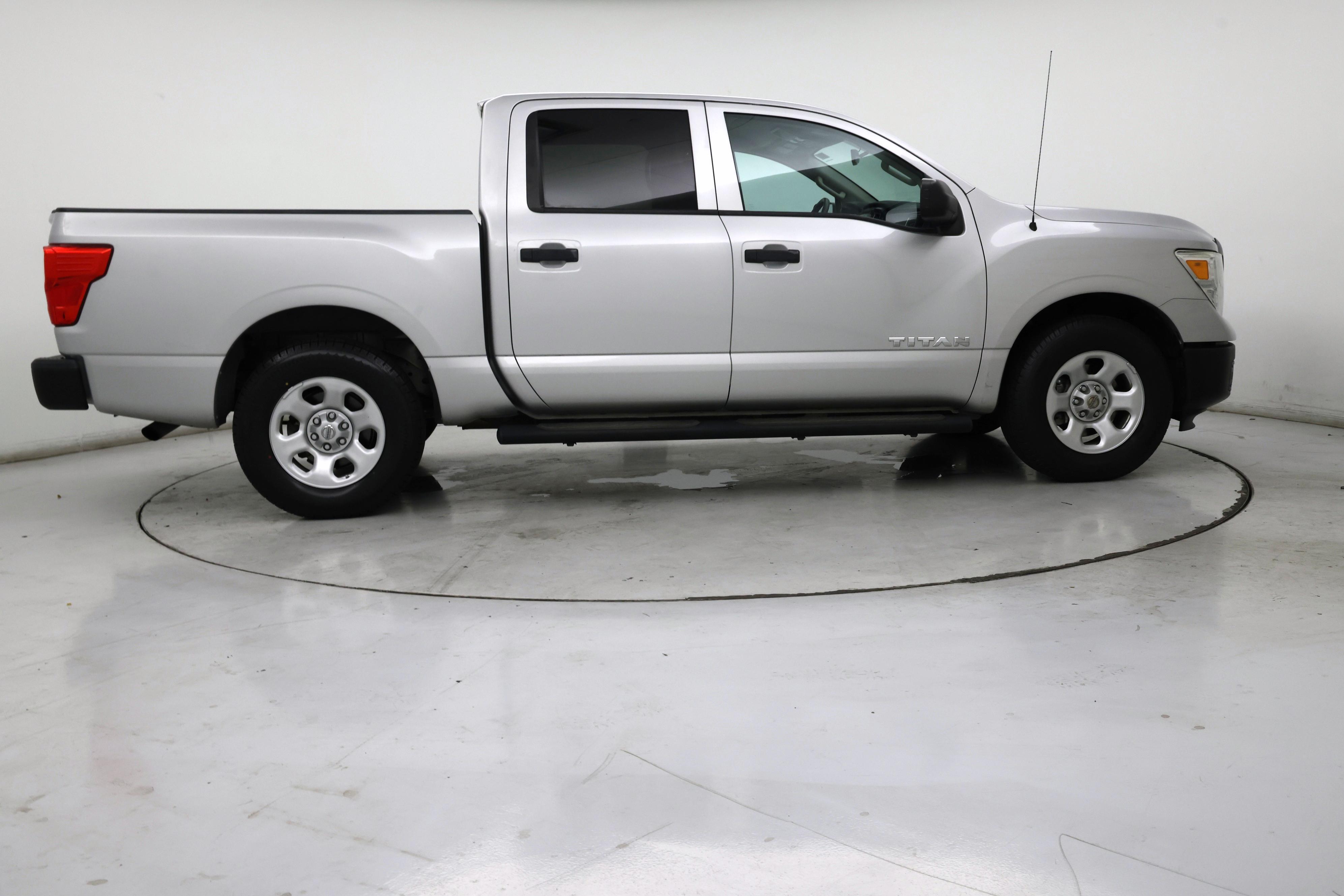 Thumbnail: 2017 Nissan Titan - 7