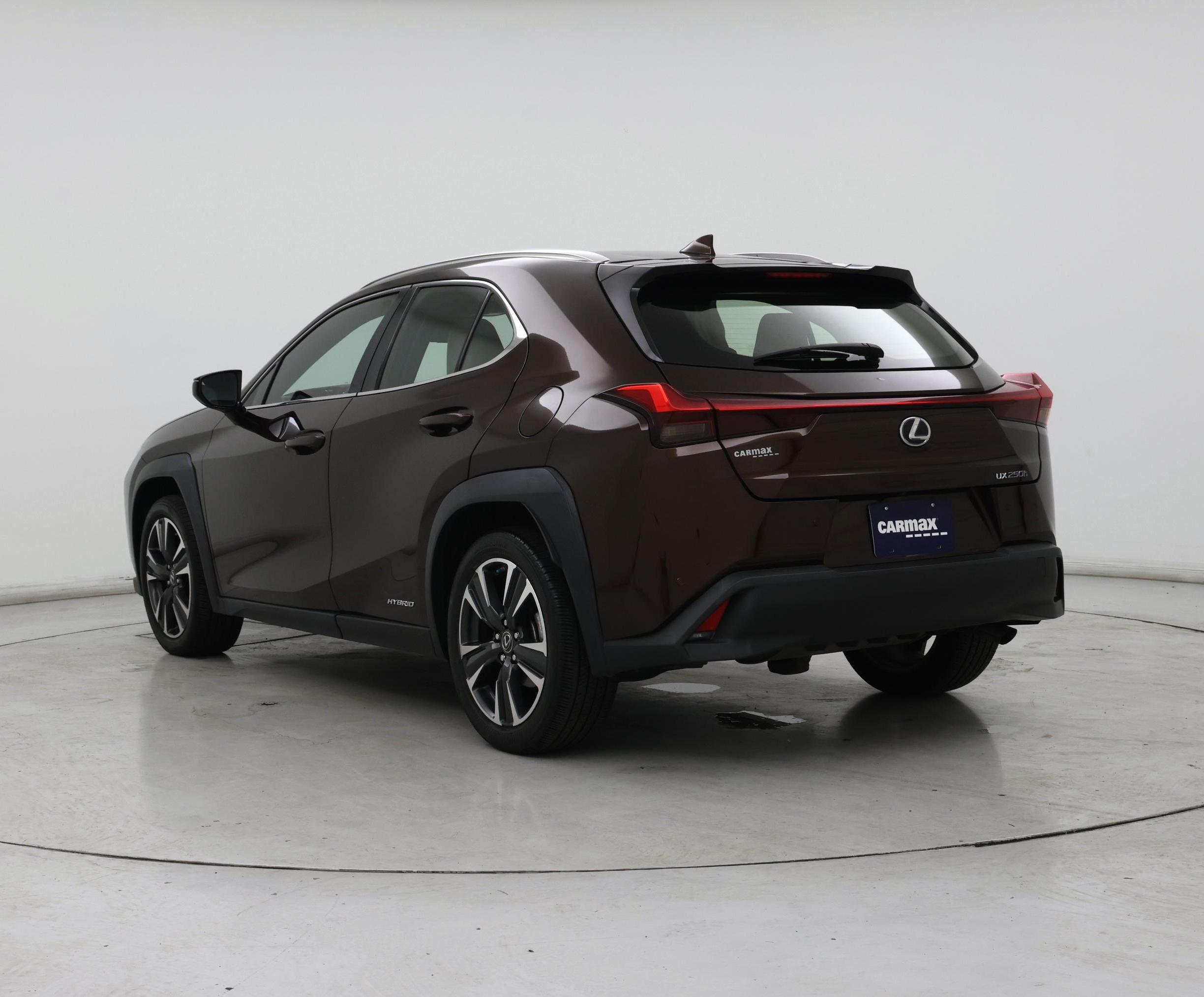 Thumbnail: 2020 Lexus UX - 2