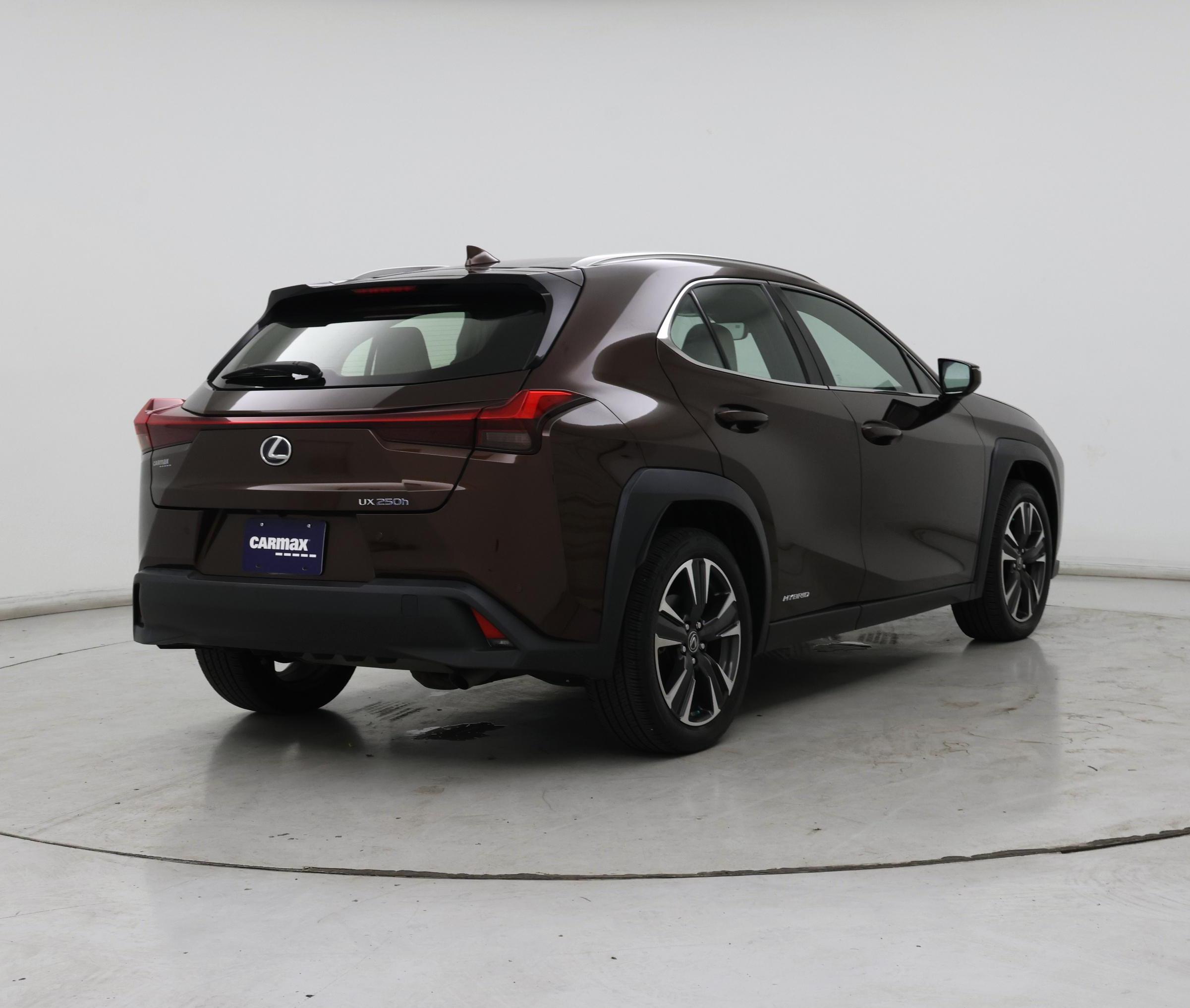 Thumbnail: 2020 Lexus UX - 8