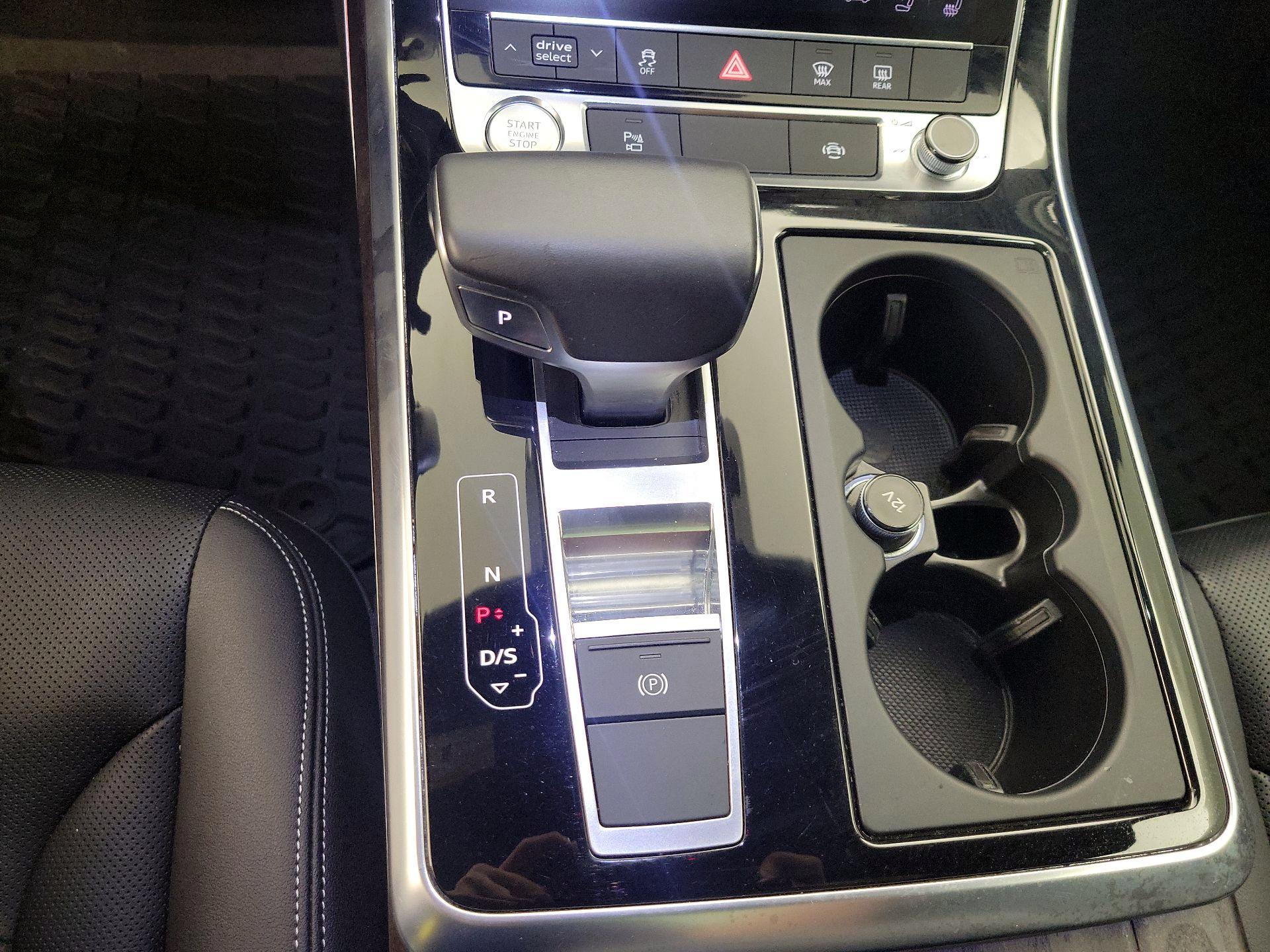 Thumbnail: 2019 Audi Q8 - 18