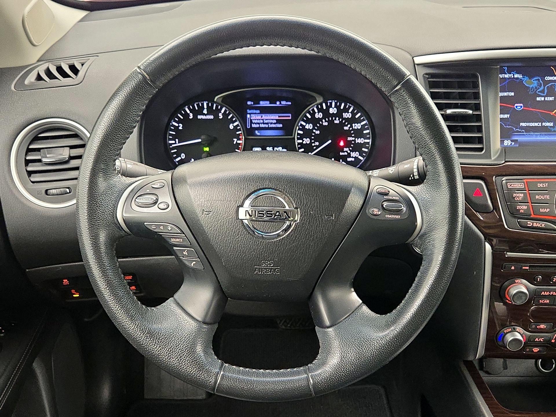 Thumbnail: 2015 Nissan Pathfinder - 10