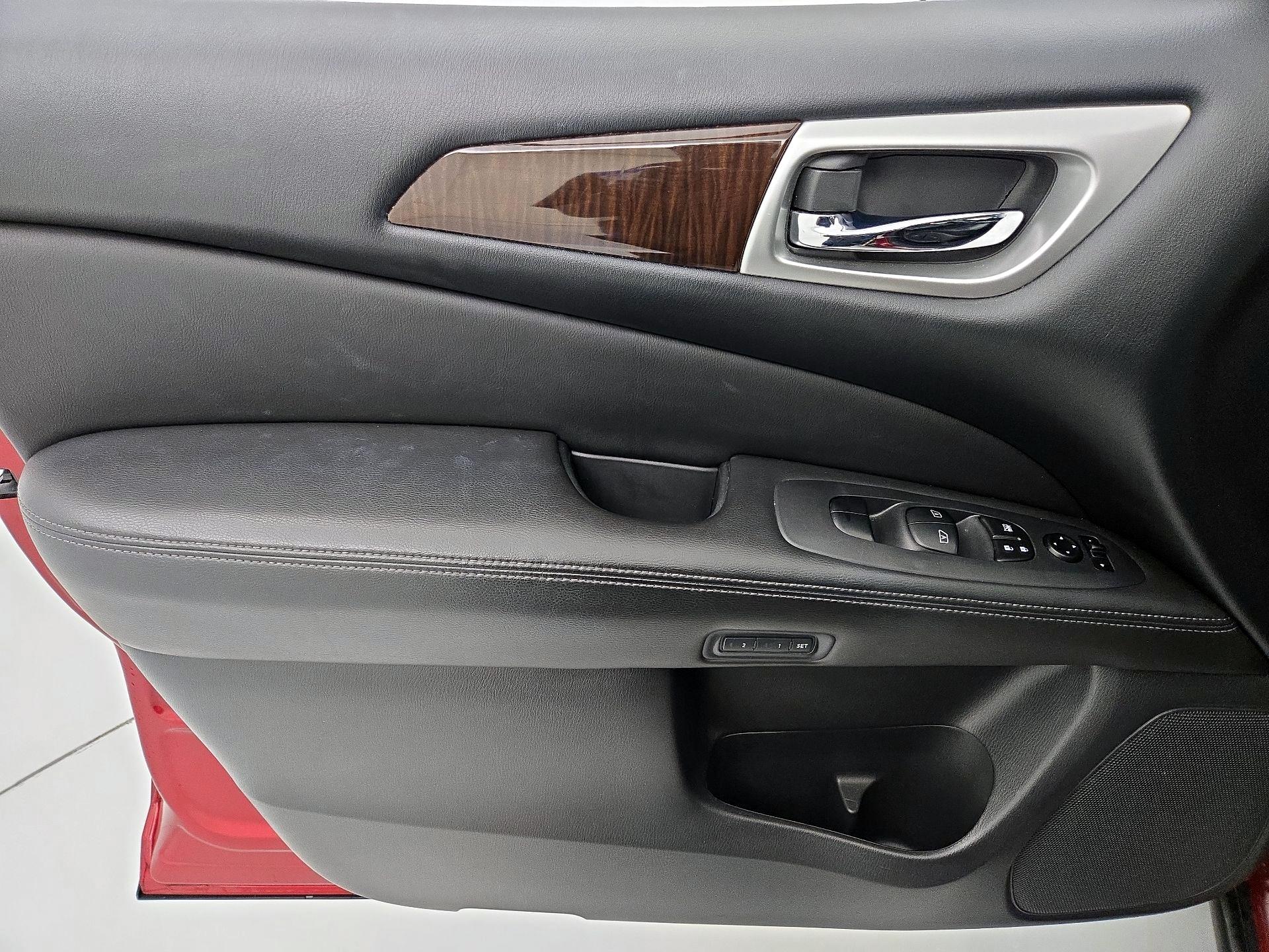 Thumbnail: 2015 Nissan Pathfinder - 12
