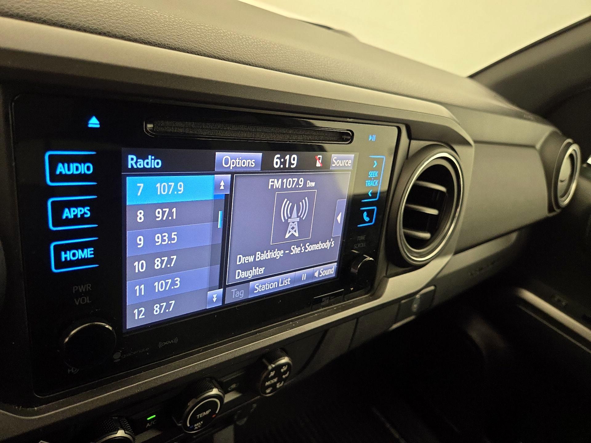 Thumbnail: 2019 Toyota Tacoma - 16