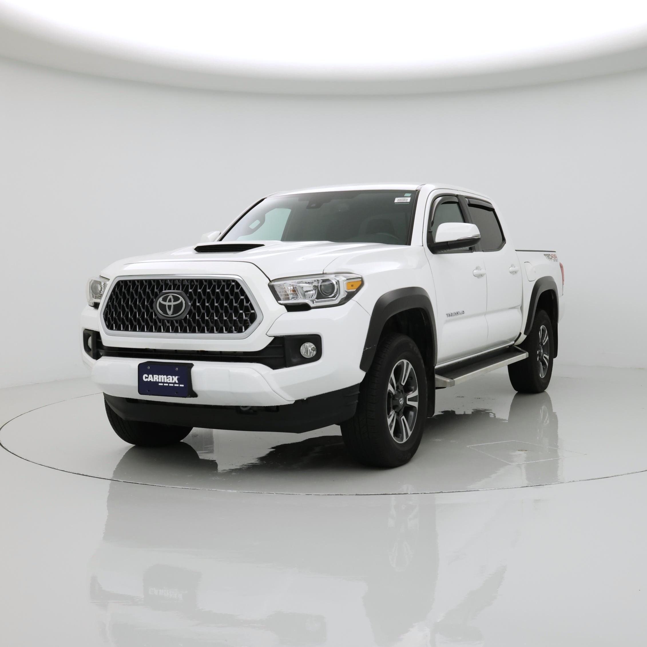 Thumbnail: 2019 Toyota Tacoma - 4