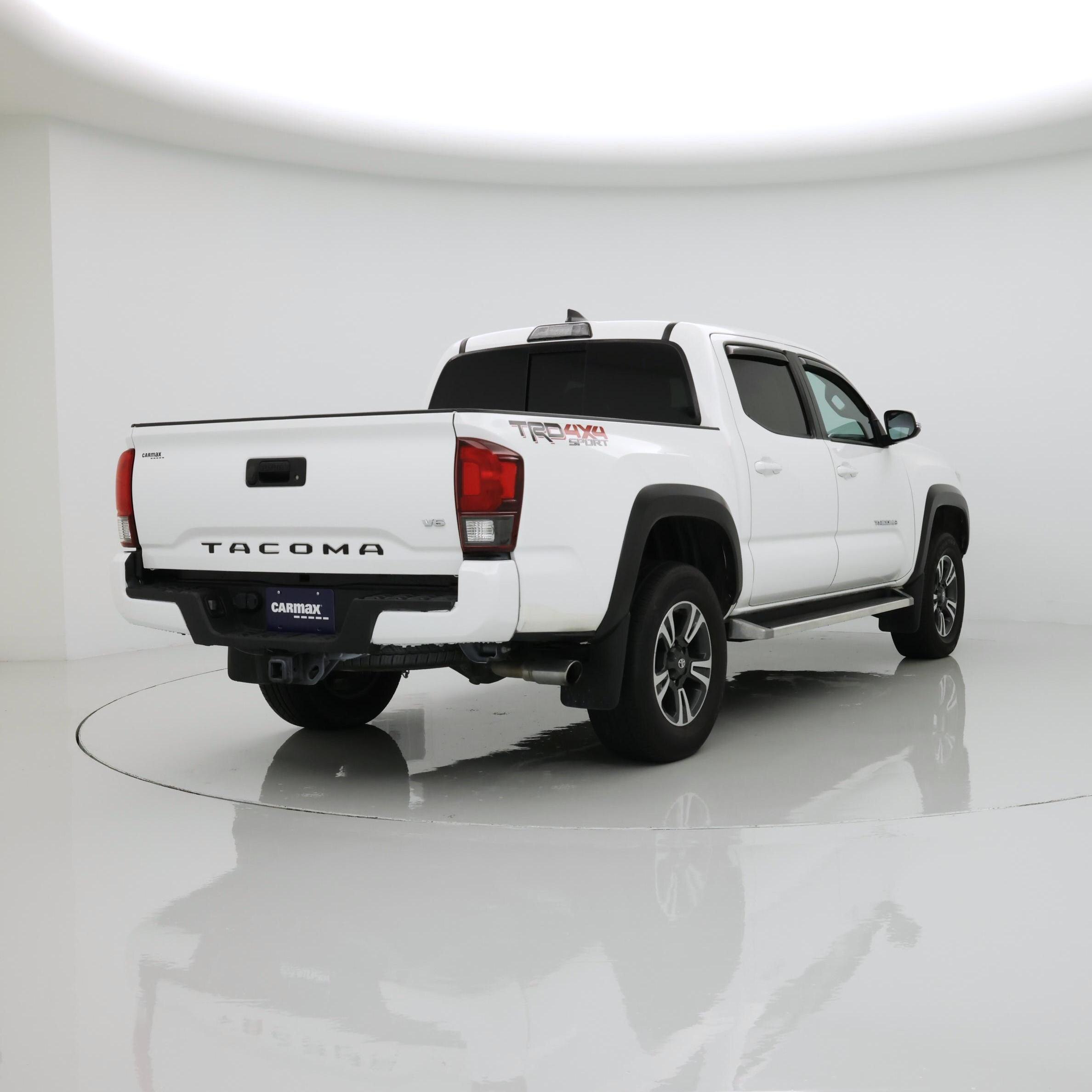 Thumbnail: 2019 Toyota Tacoma - 8