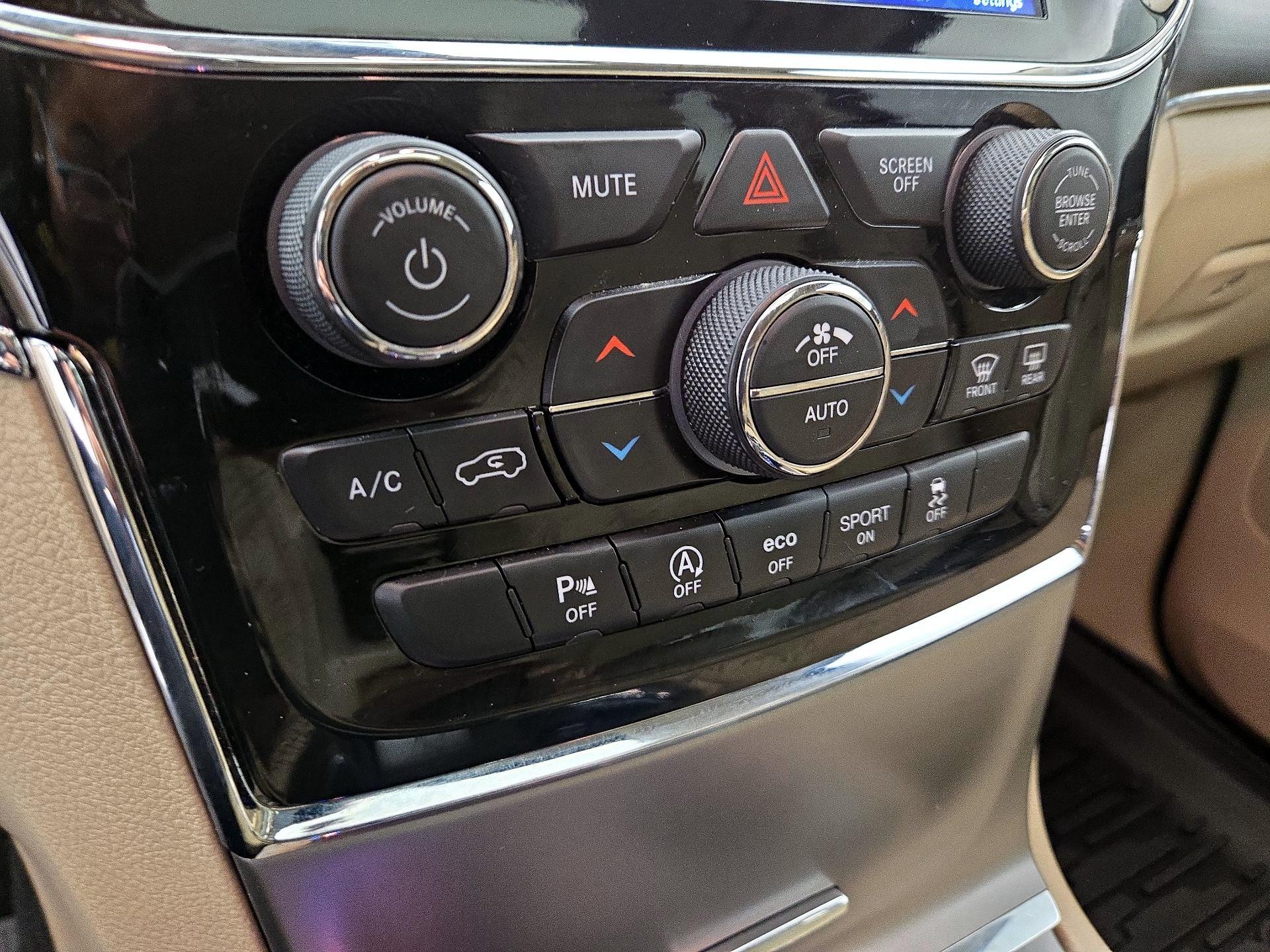 Thumbnail: 2020 Jeep Grand Cherokee - 17
