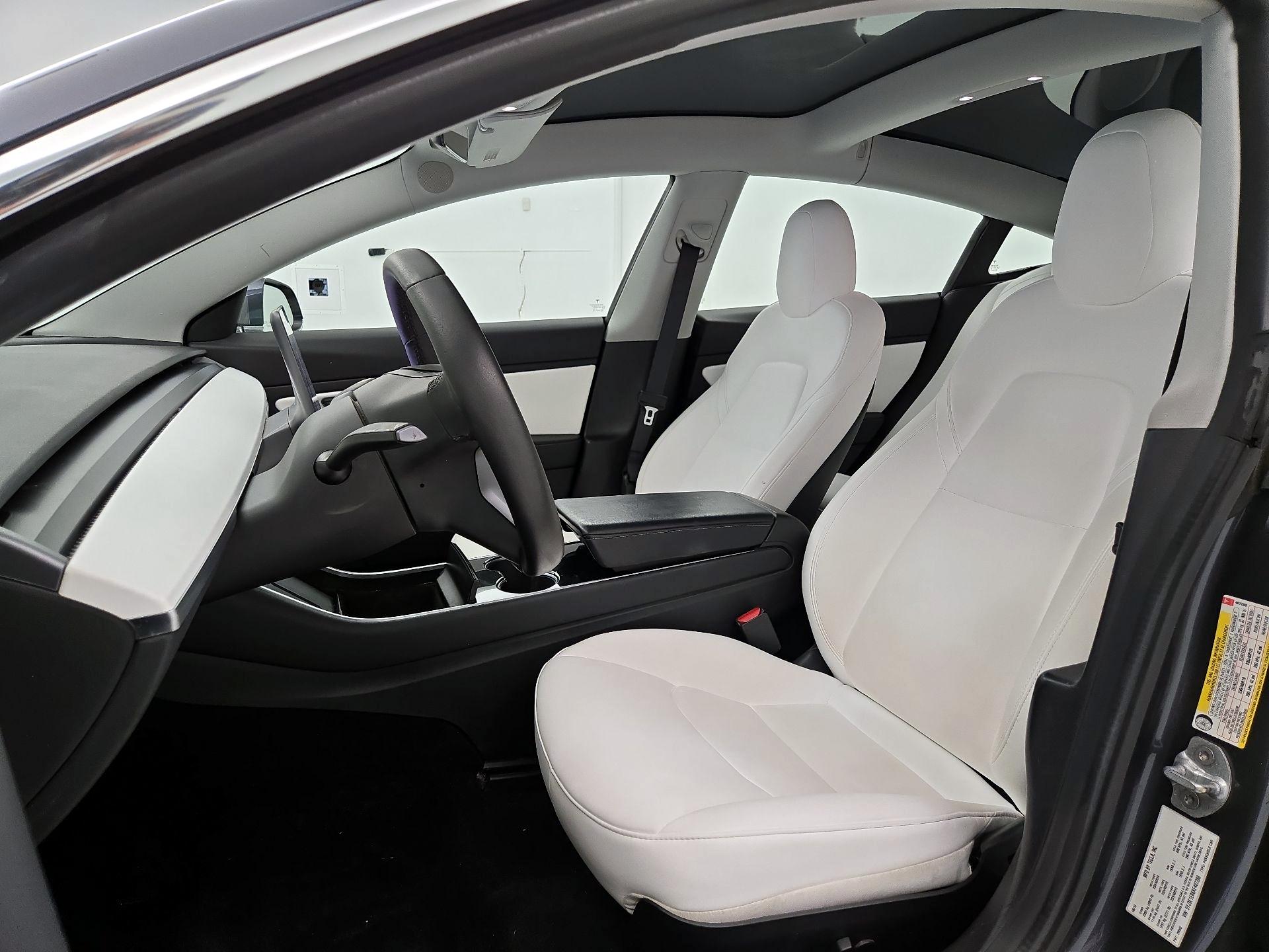 Thumbnail: 2019 Tesla Model 3 - 11