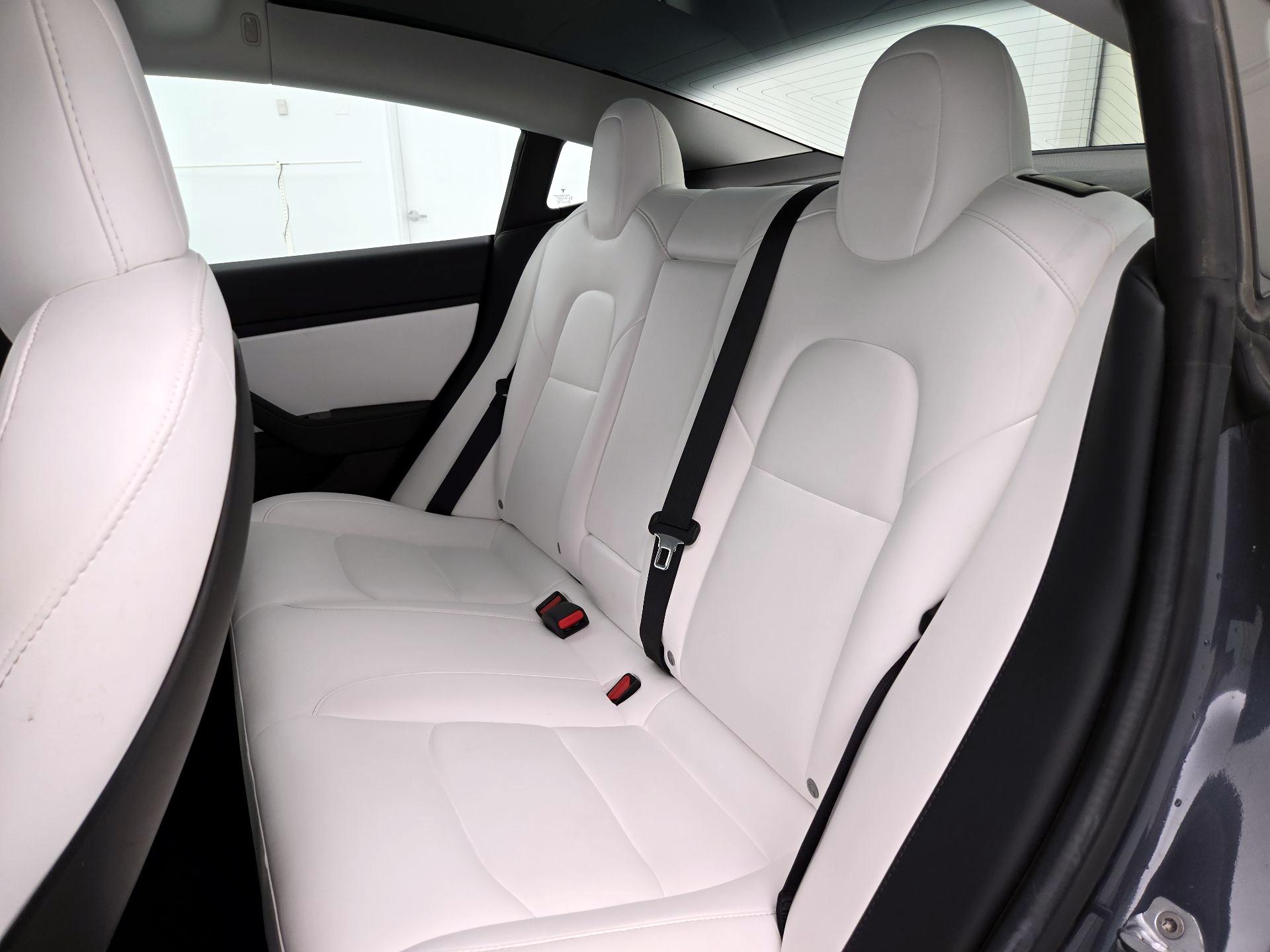 Thumbnail: 2019 Tesla Model 3 - 20
