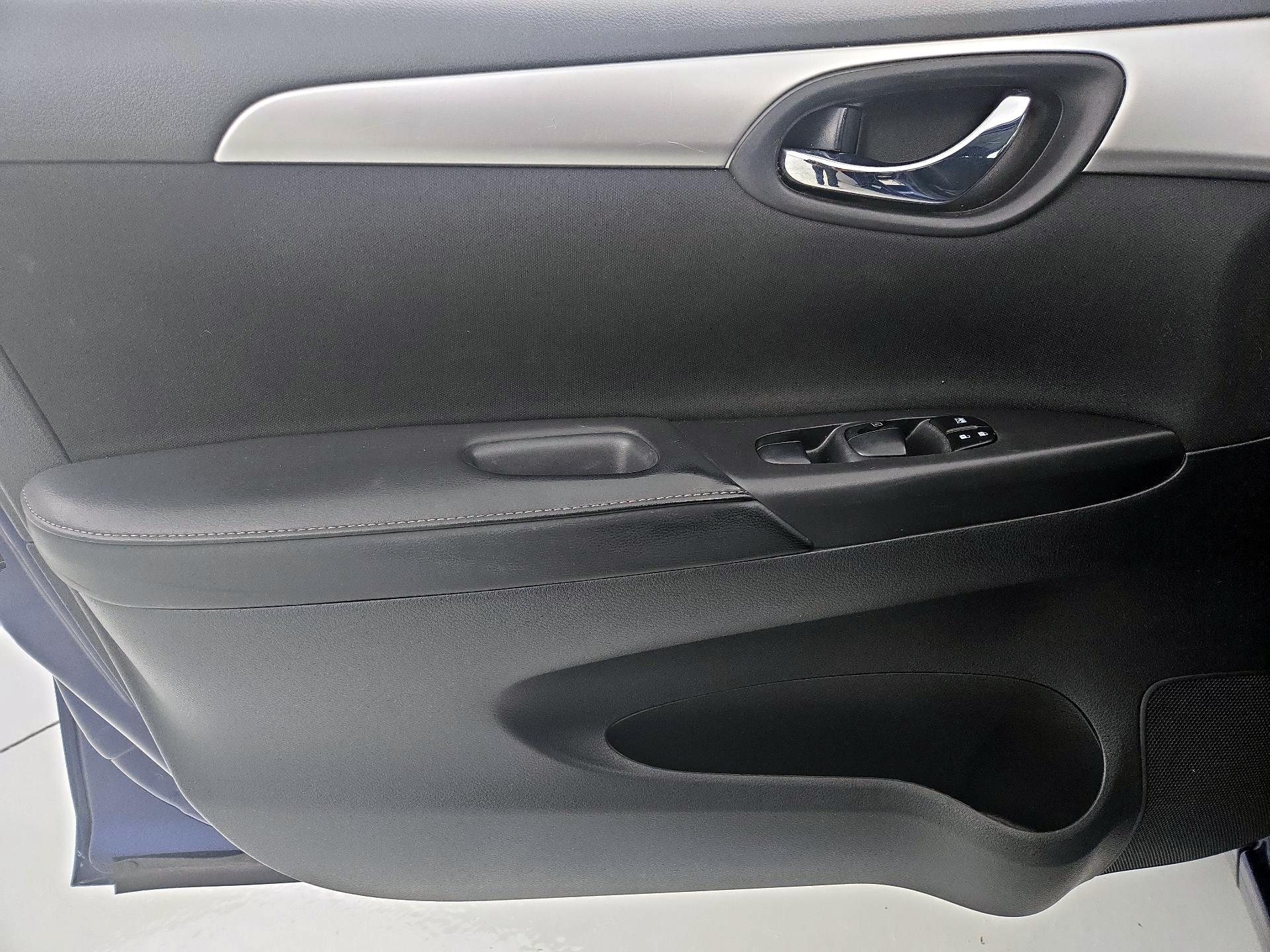 Thumbnail: 2018 Nissan Sentra - 12