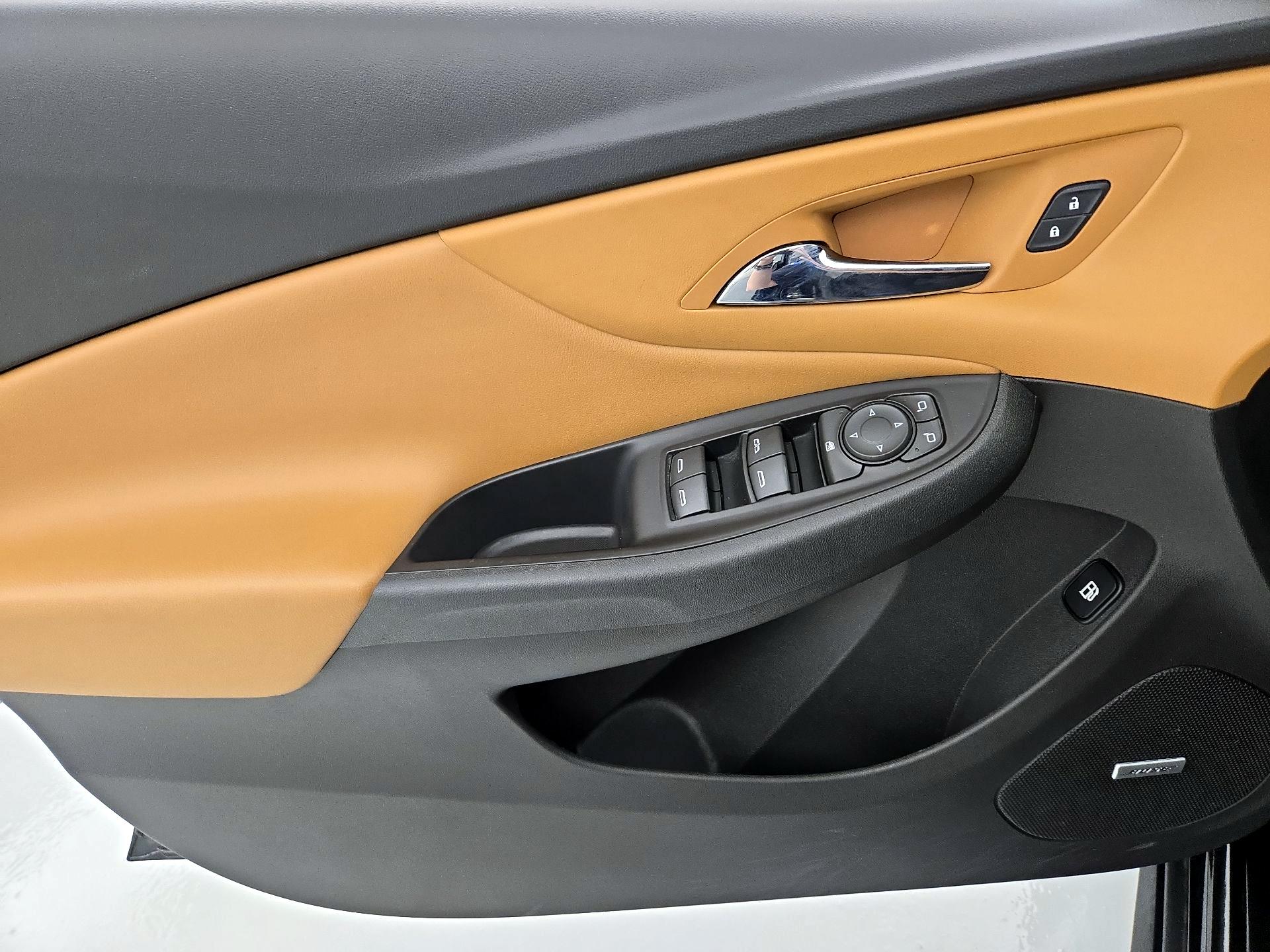 Thumbnail: 2018 Chevrolet Volt - 12