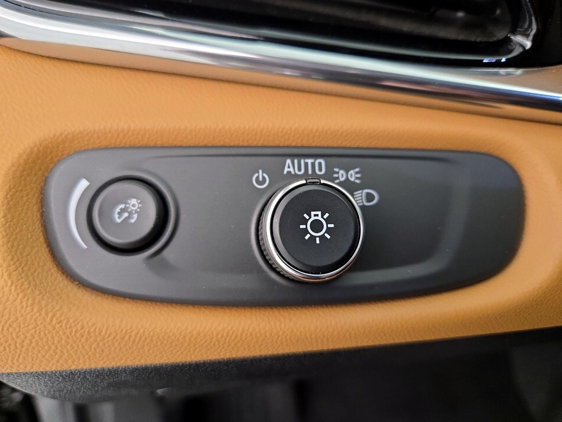Thumbnail: 2018 Chevrolet Volt - 13
