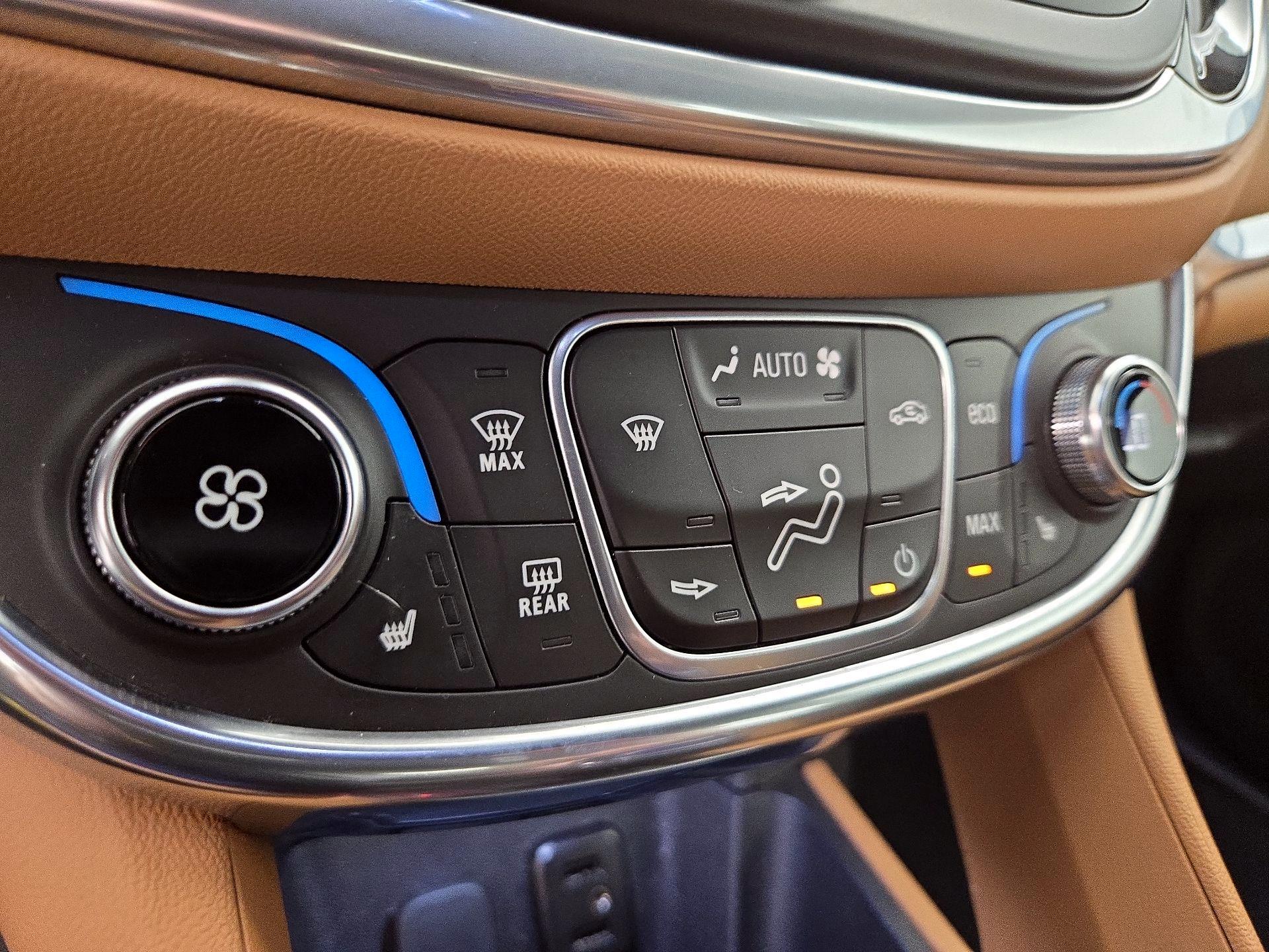 Thumbnail: 2018 Chevrolet Volt - 17