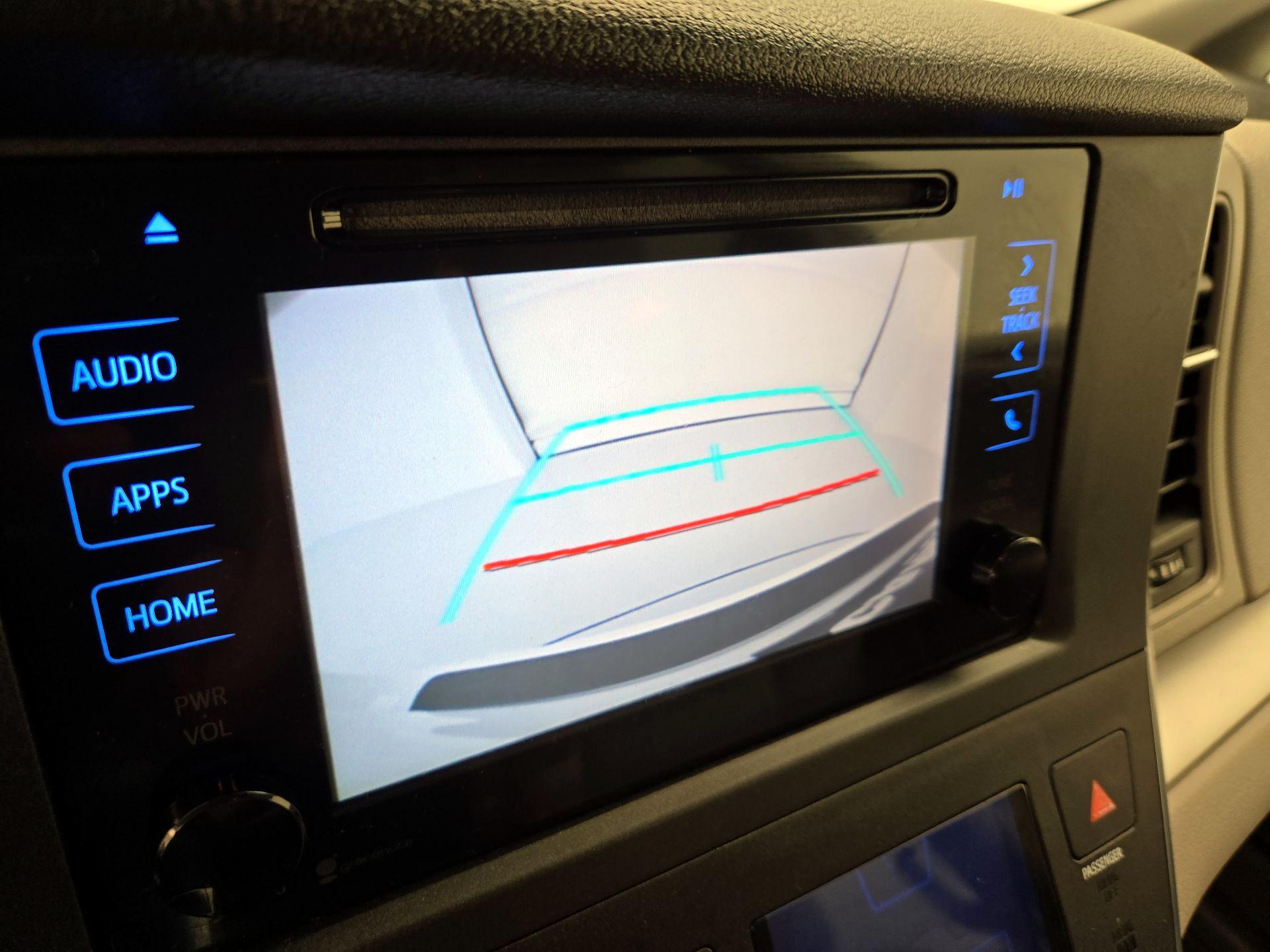 Thumbnail: 2015 Toyota Sienna - 14