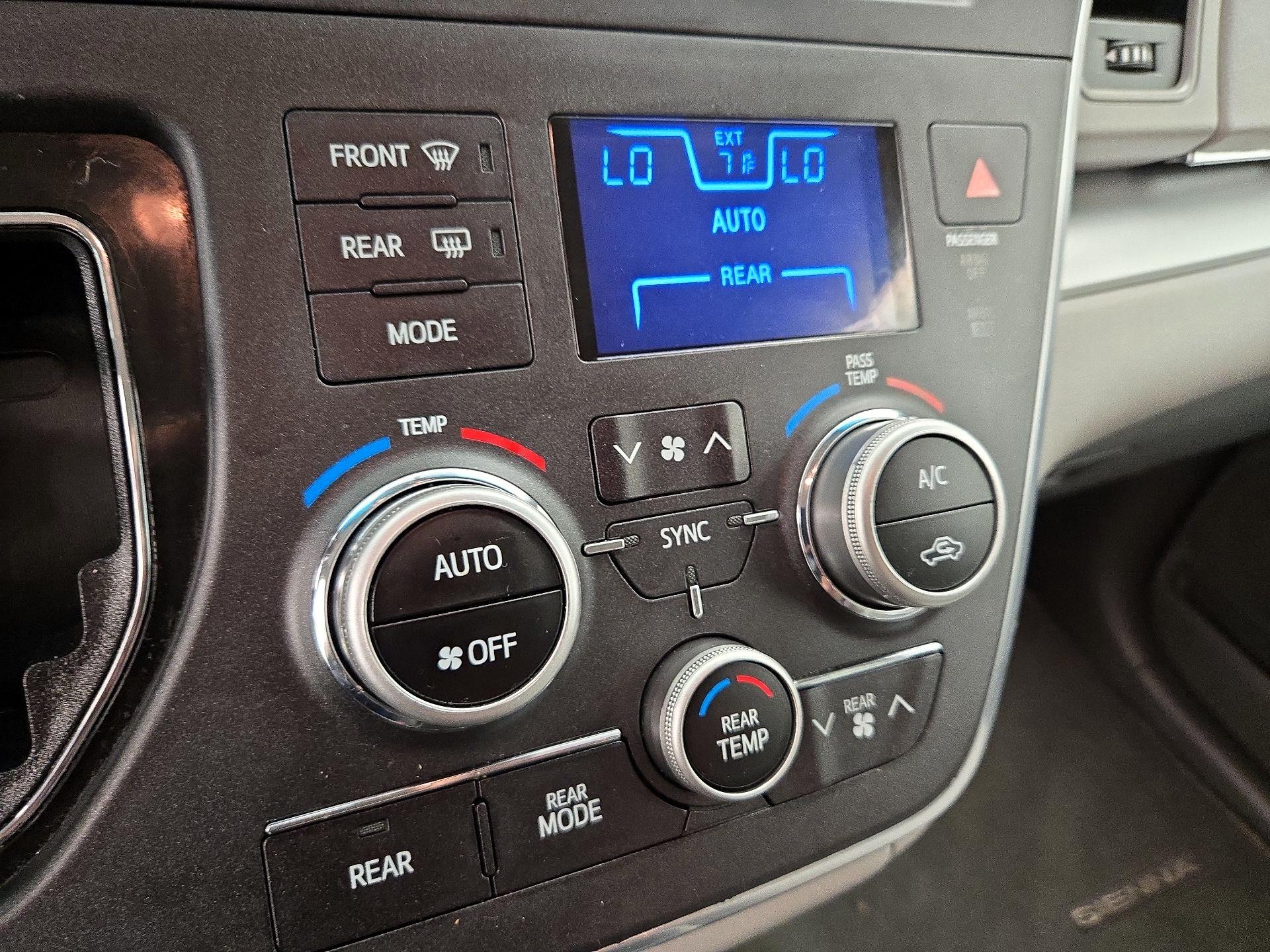 Thumbnail: 2015 Toyota Sienna - 16