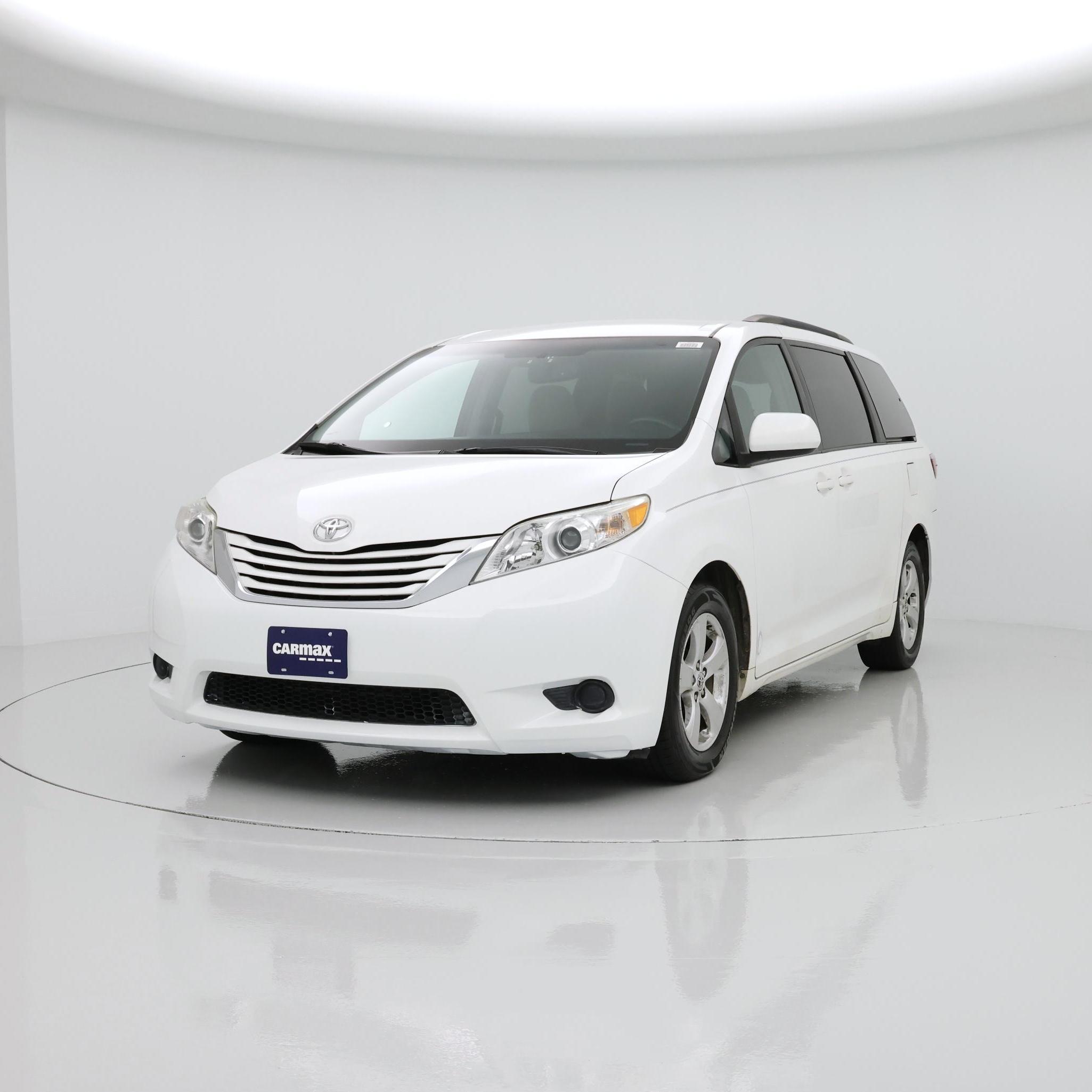 Thumbnail: 2015 Toyota Sienna - 4