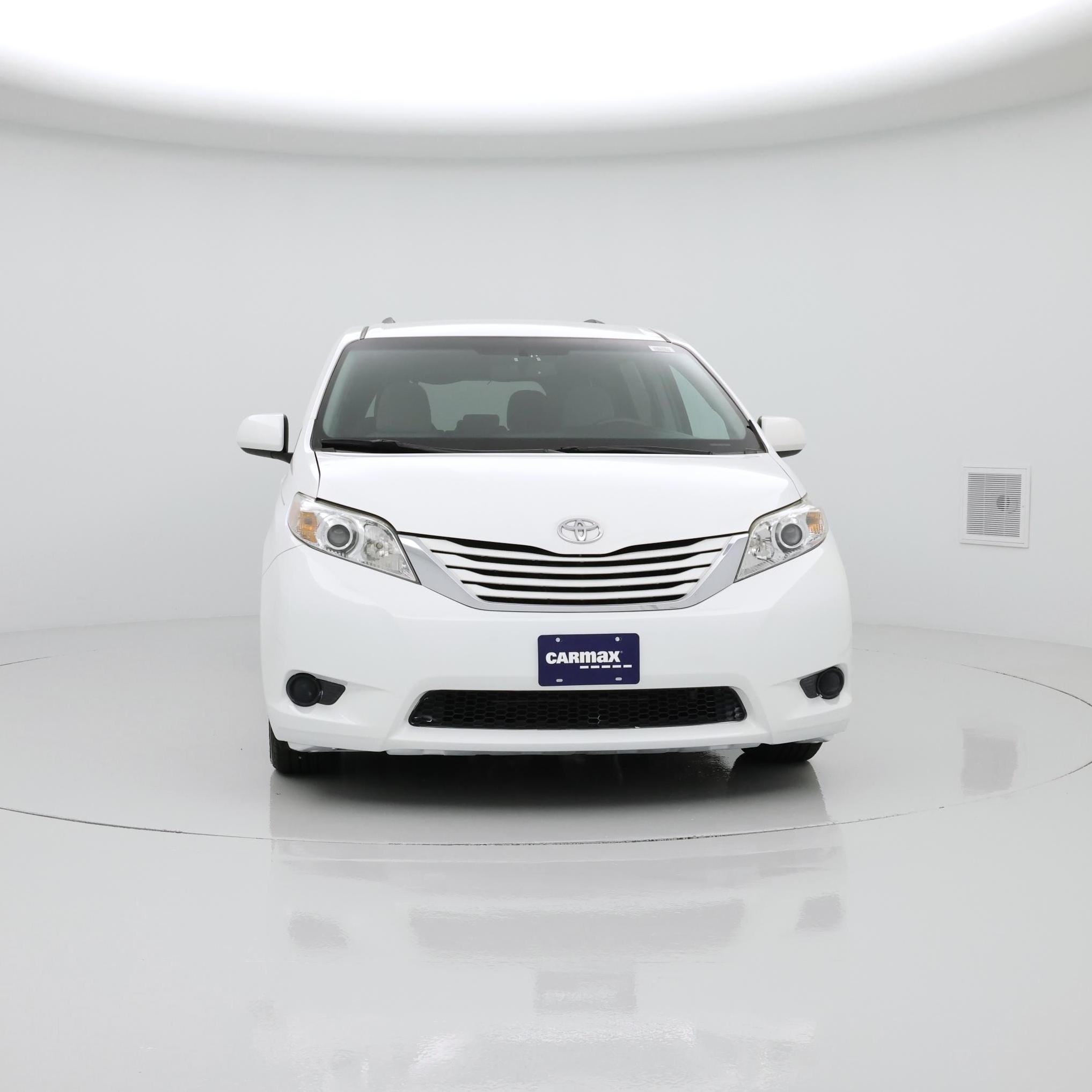 Thumbnail: 2015 Toyota Sienna - 5