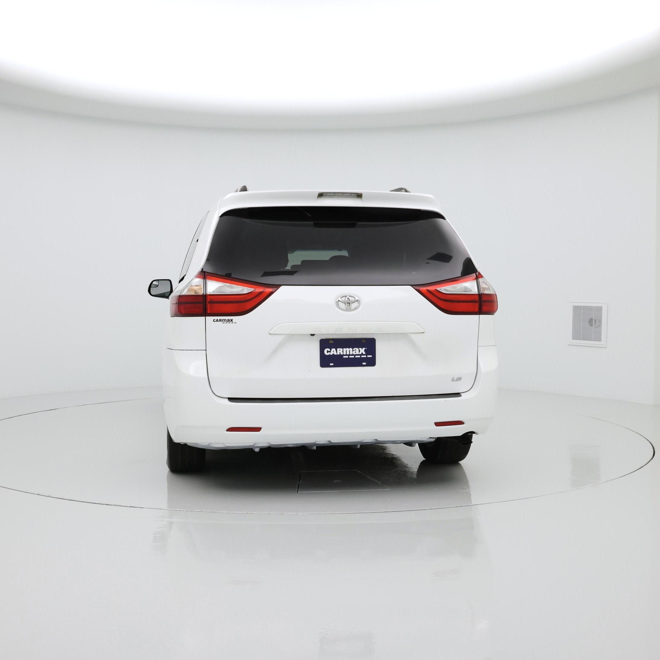 Thumbnail: 2015 Toyota Sienna - 6